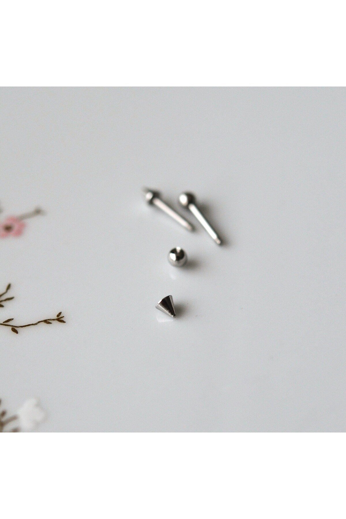 Cerrahi Çelik Sivri Uçlu Tragus Piercing Helix Kıkırdak 8 mm Gümüş Renk Arkası Toplu