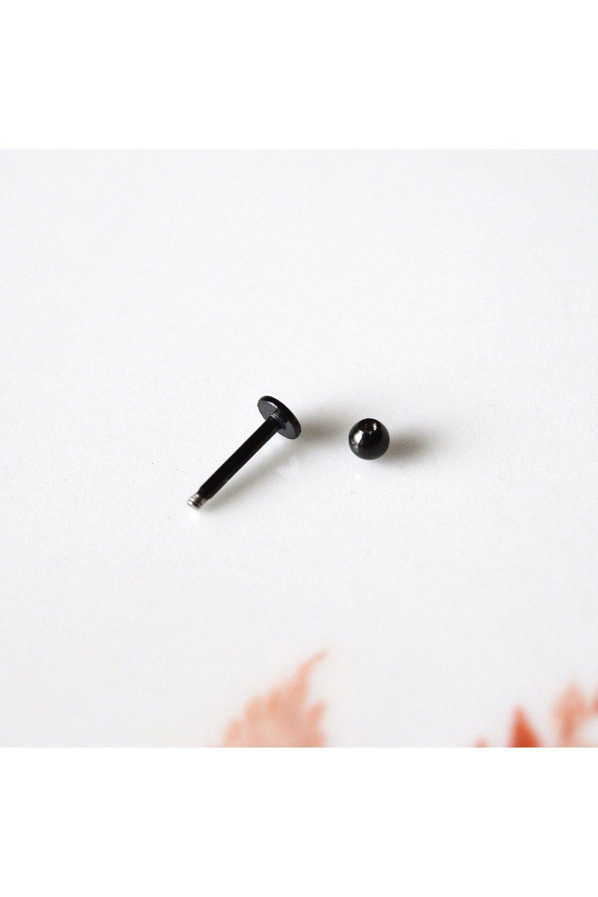 Cerrahi Çelik Top Piercing Tragus Helix Lob Conch Kııkırdak 8 mm Siyah Renk