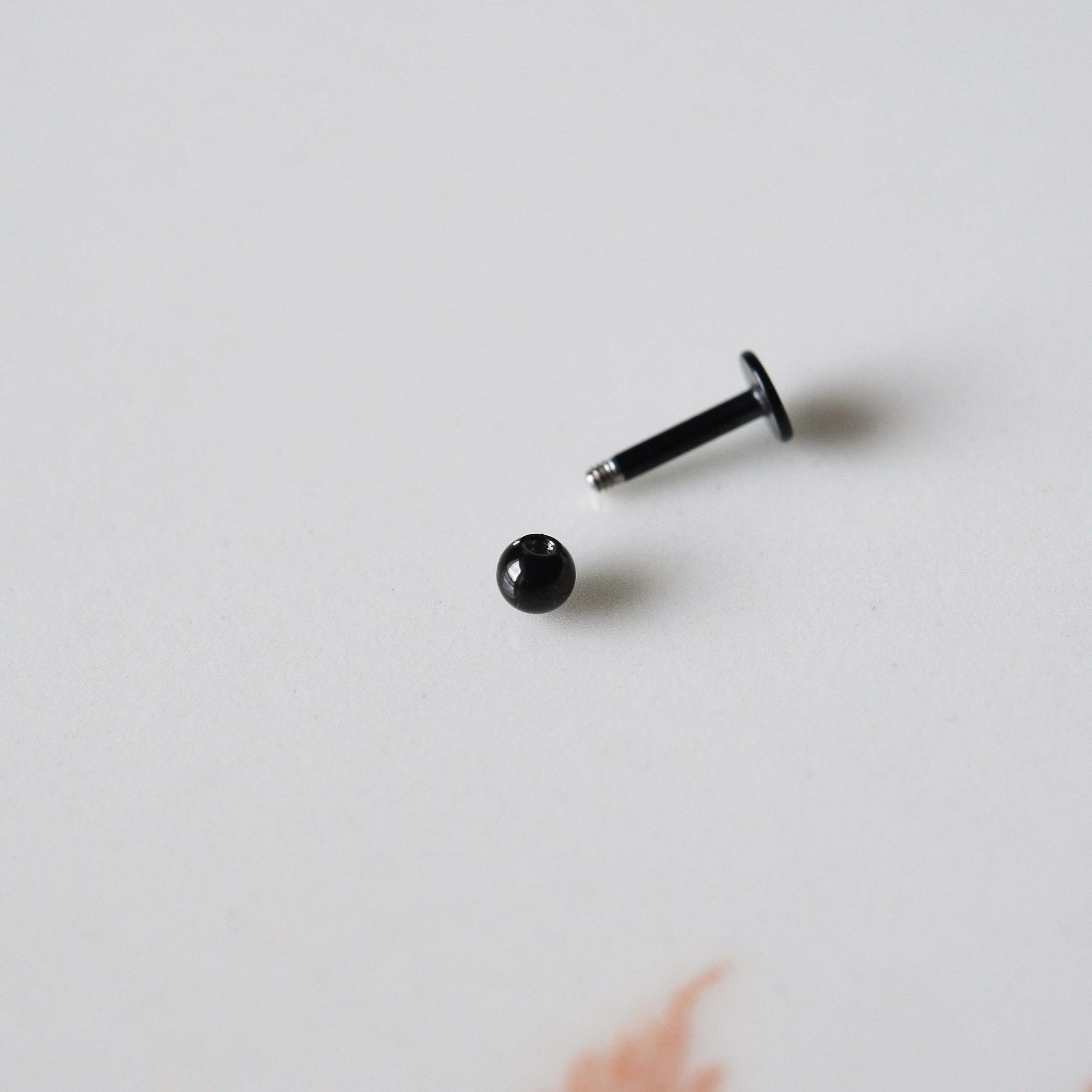 Cerrahi Çelik Top Piercing Tragus Helix Lob Conch Kııkırdak 6 mm Siyah Renk