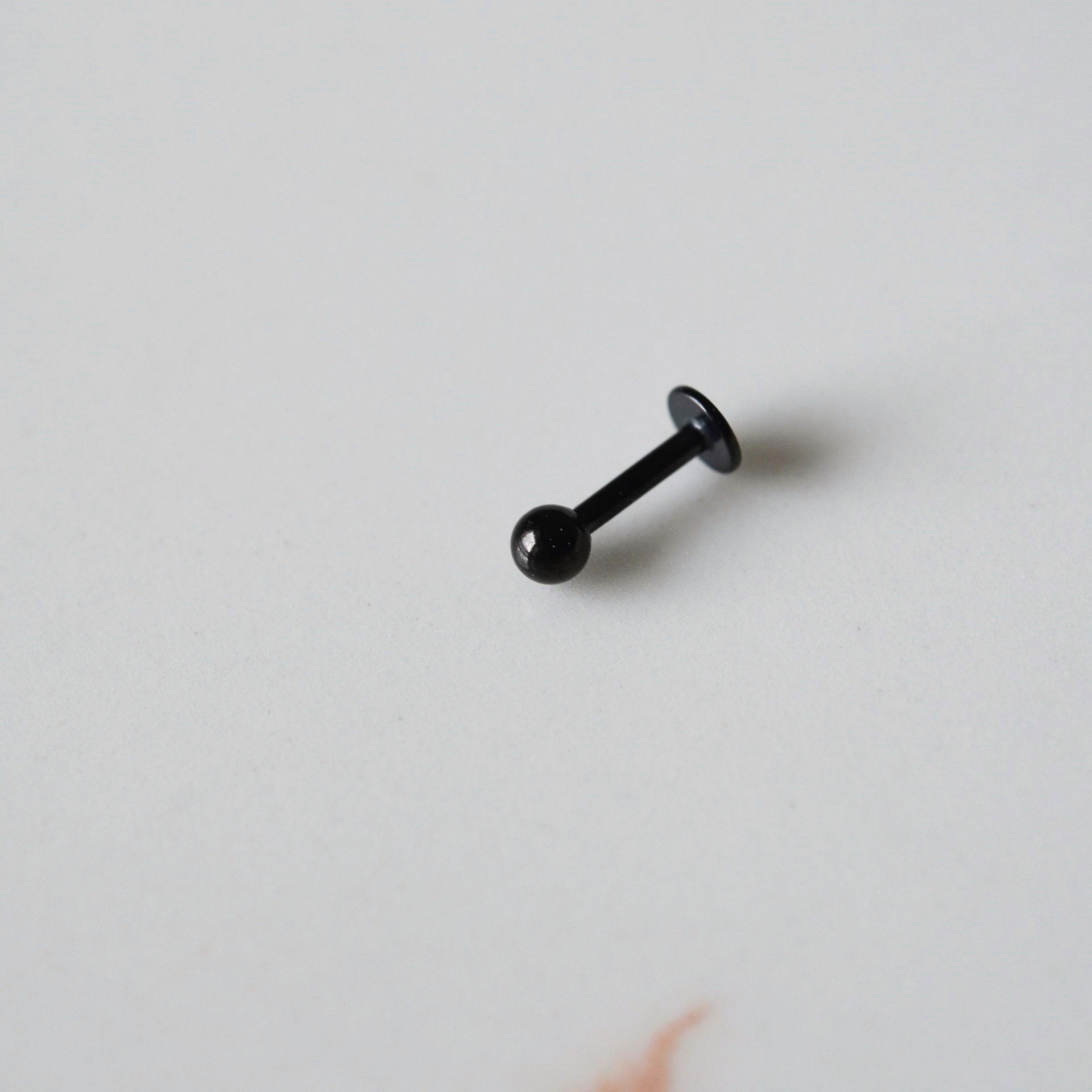 Cerrahi Çelik Top Piercing Tragus Helix Lob Conch Kııkırdak 6 mm Siyah Renk