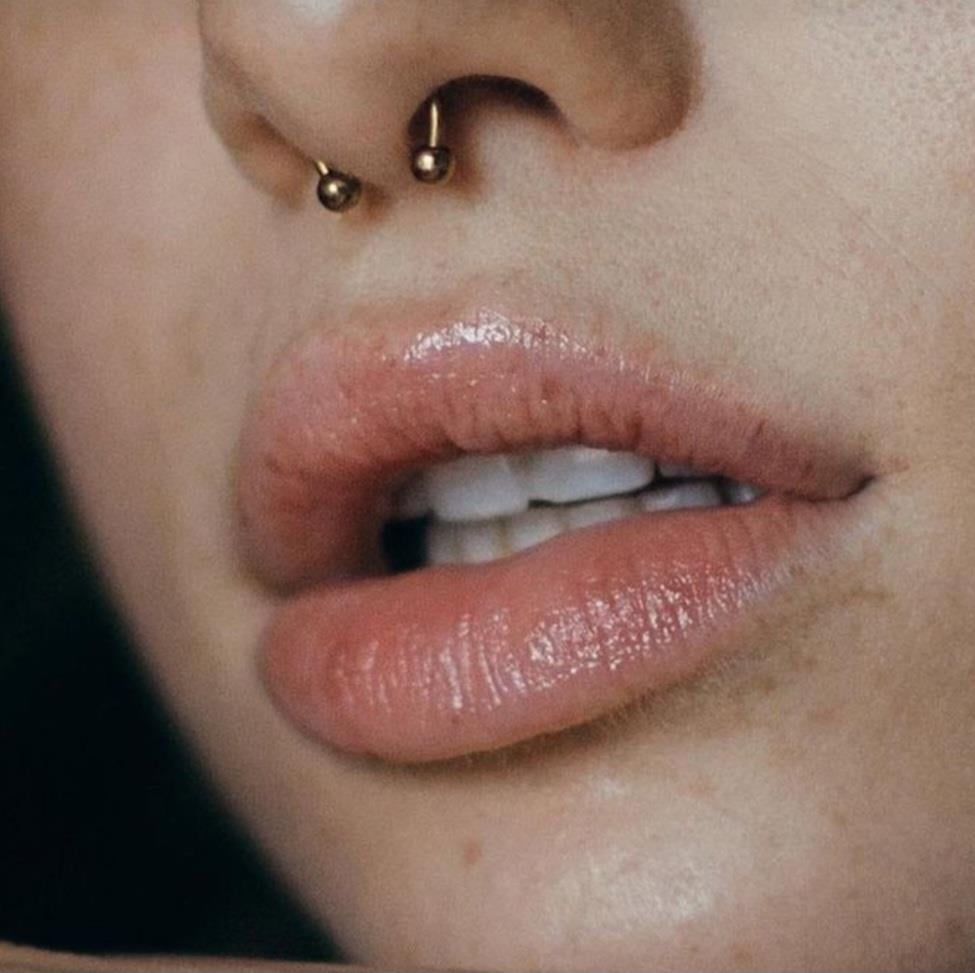Cerrahi Çelik Ucu Toplu Burun Piercingi 8 mm Silver Renk