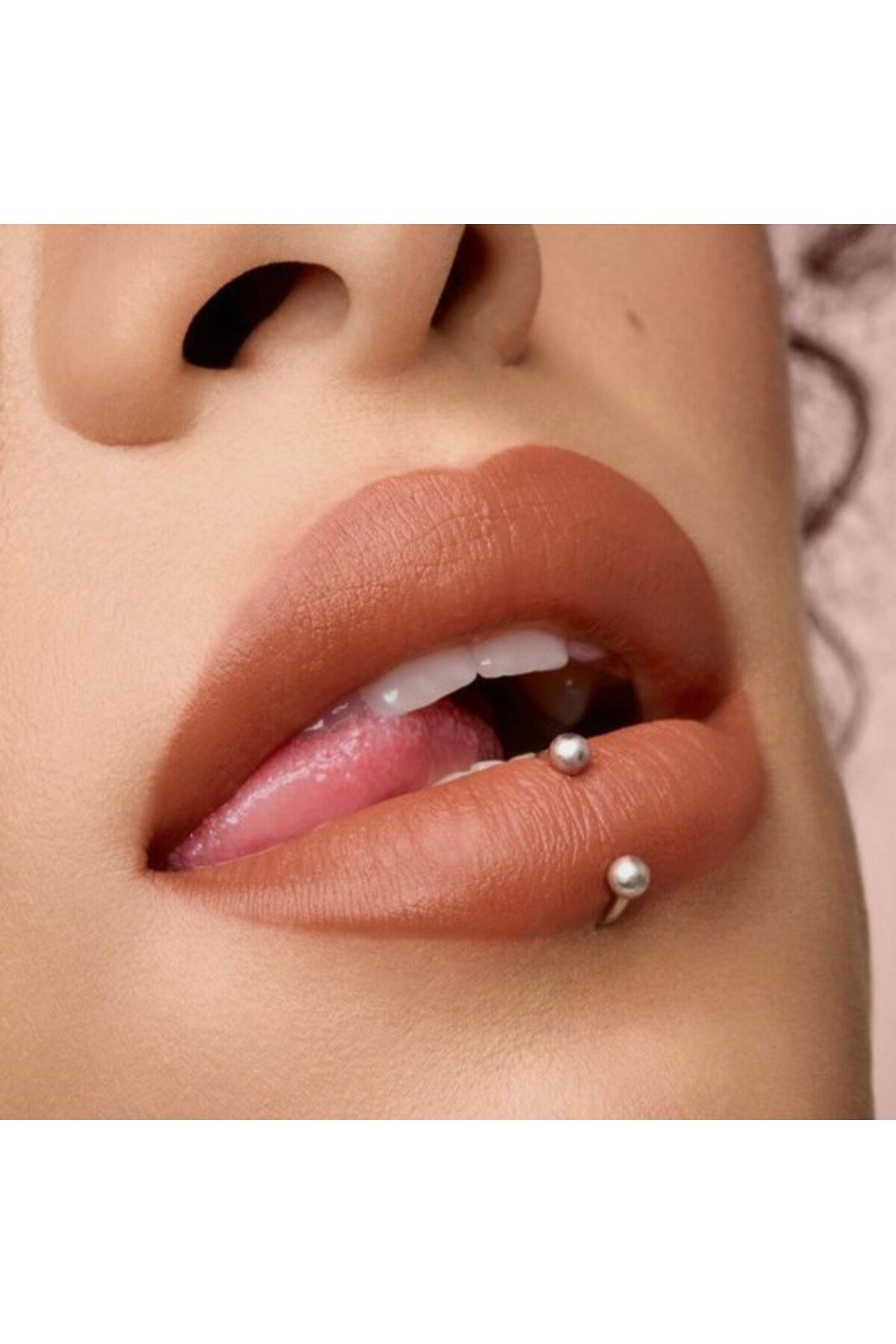 Cerrahi Çelik Ucu Toplu Dudak Piercingi 8 mm Gümüş Renk Smile Piercing