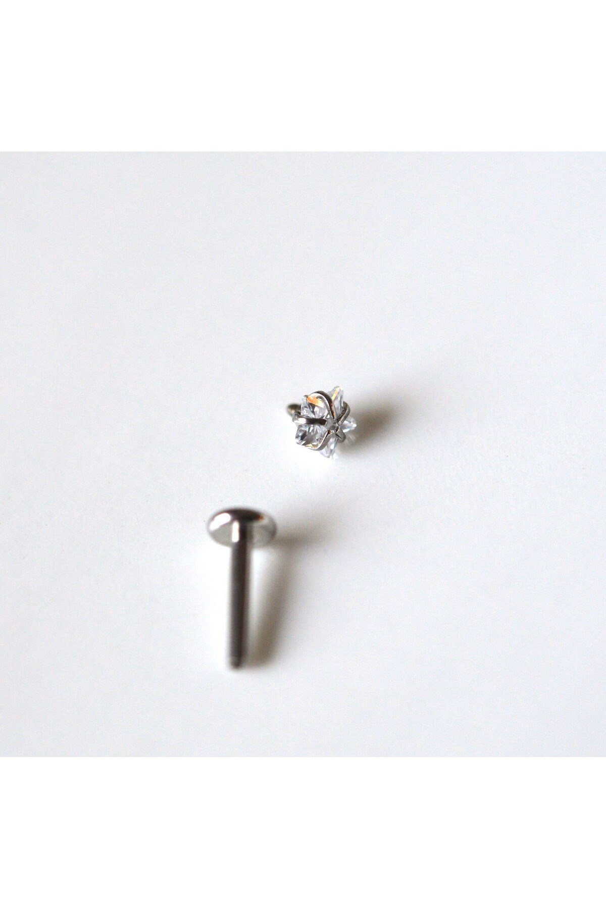 Cerrahi Çelik Yıldız Taşlı Piercing Tragus Helix Kıkırdak Conch 8 mm Gümüş Renk