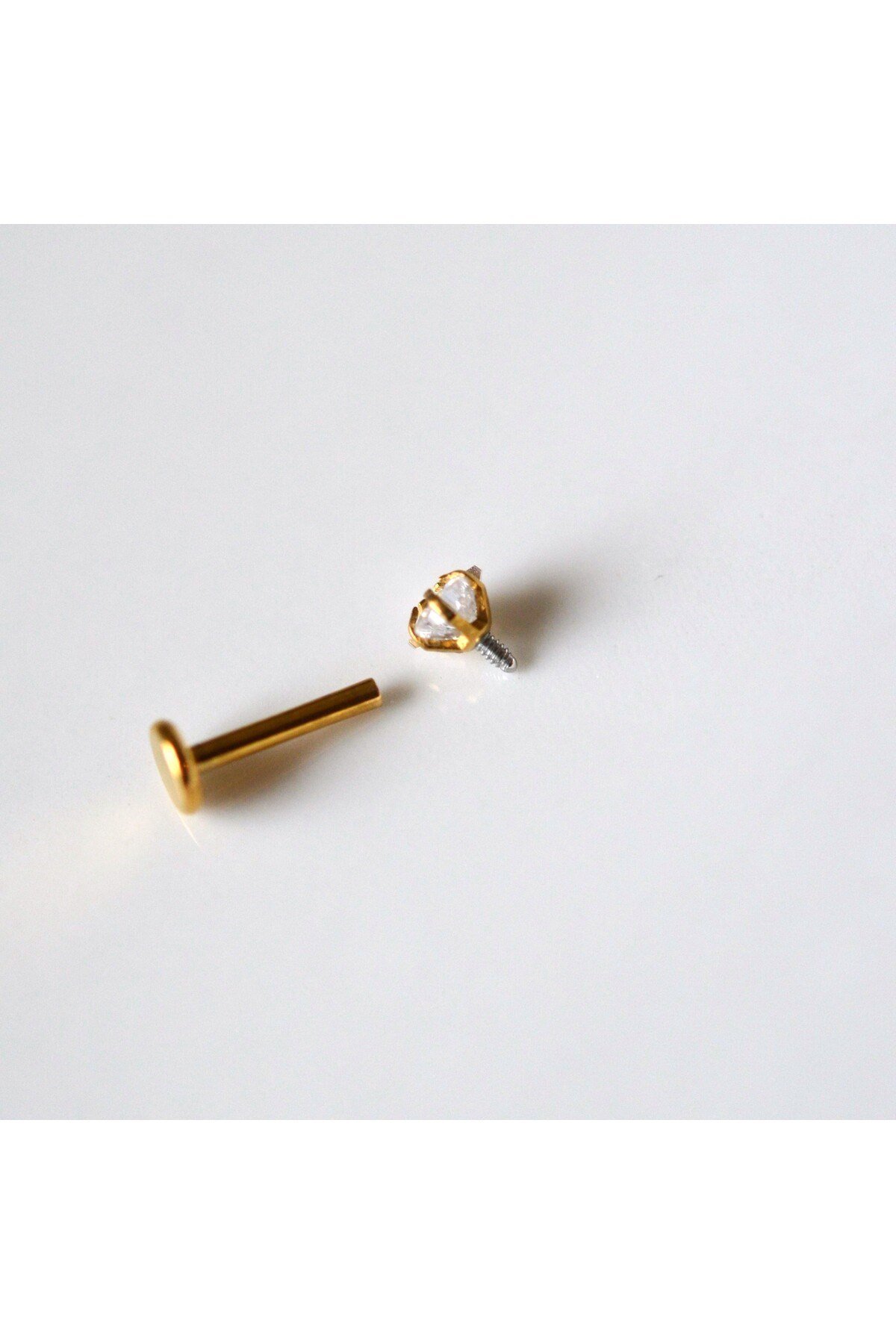 Cerrahi Çelik Yıldız Taşlı Piercing Tragus Helix Kıkırdak Conch 8 mm Gold Renk