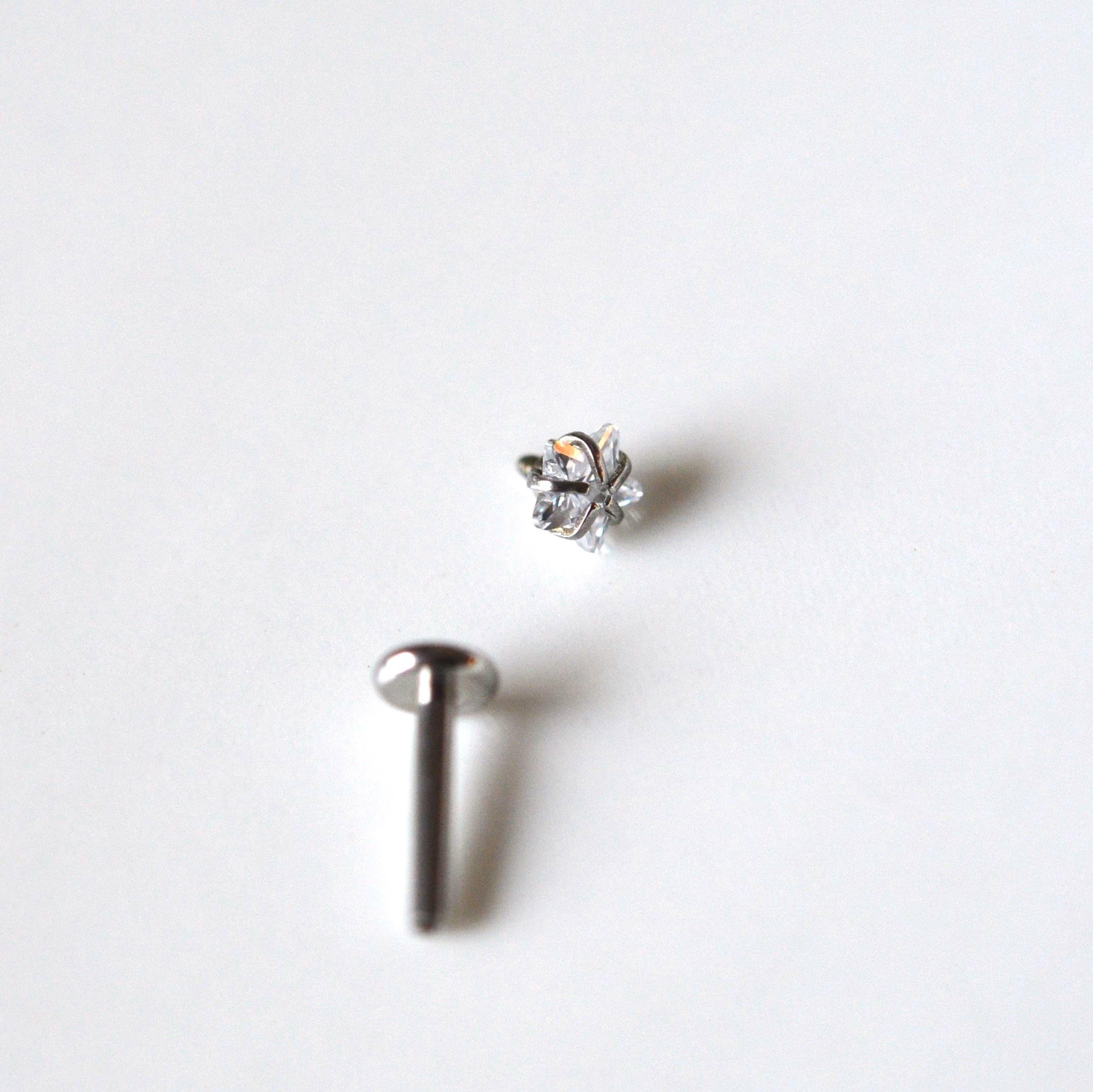 Cerrahi Çelik Yıldız Taşlı Piercing Tragus Helix Kıkırdak Conch 8 mm Gümüş Renk