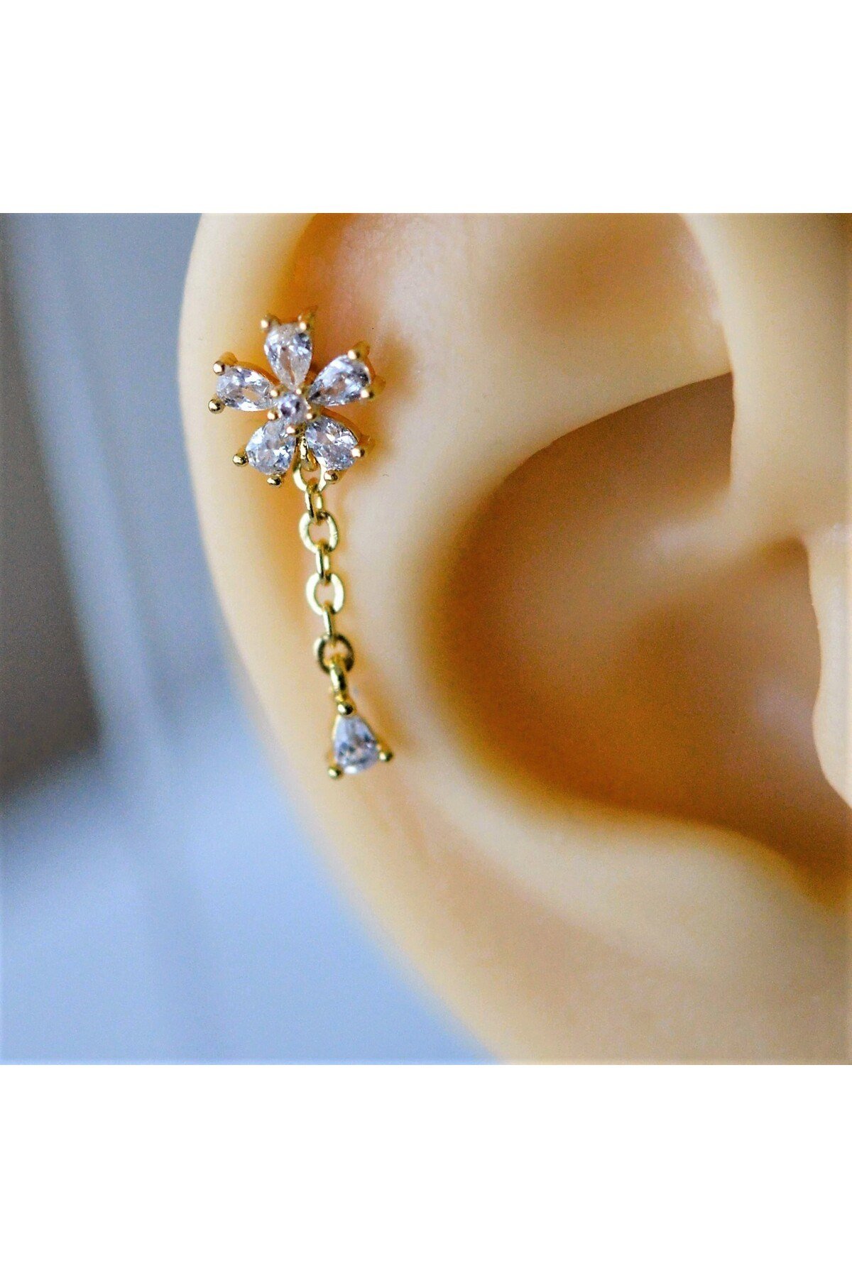 Cerrahi Çelik Zincir Sallantılı Çiçek Tragus Piercing Helix Kıkırdak Lob