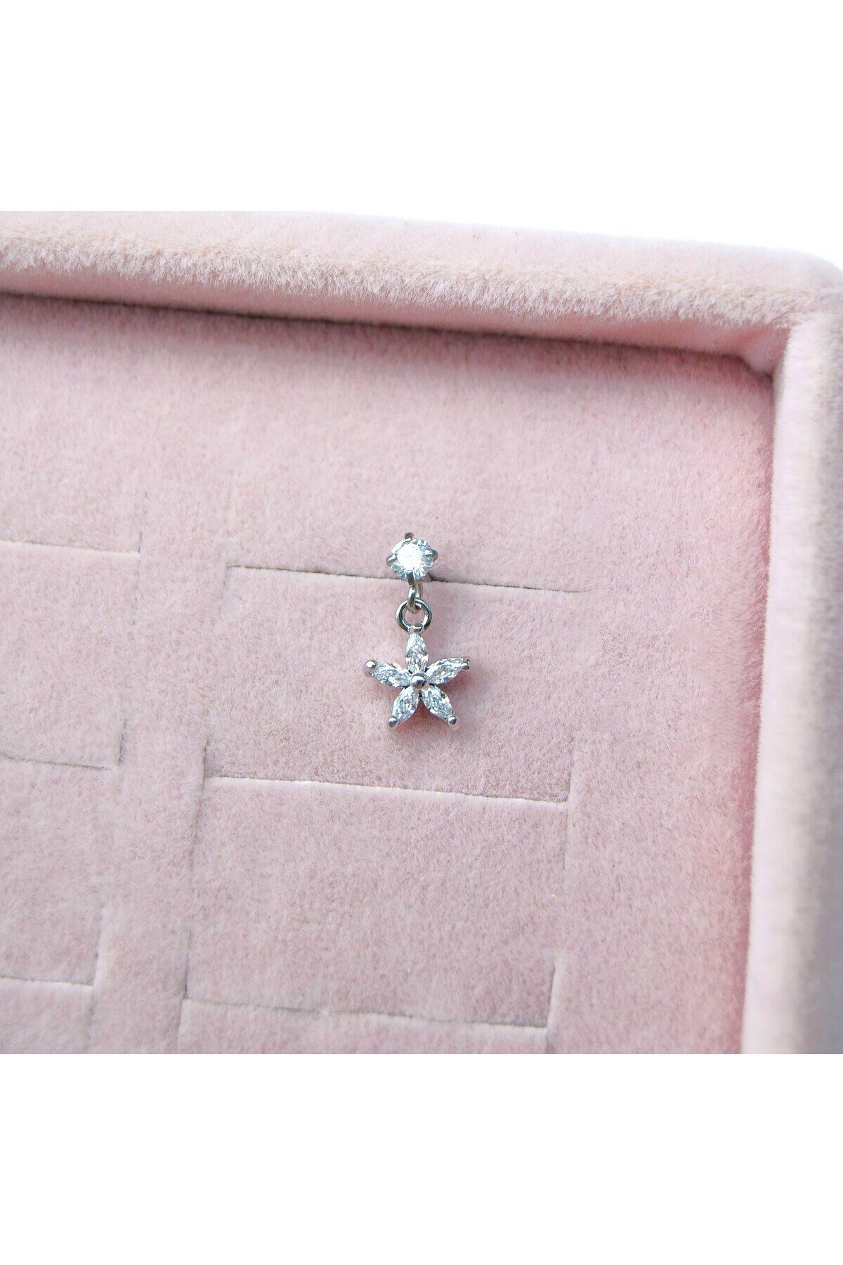 Çiçek Sallantılı Piercing Helix Kıkırdak Silver Renk