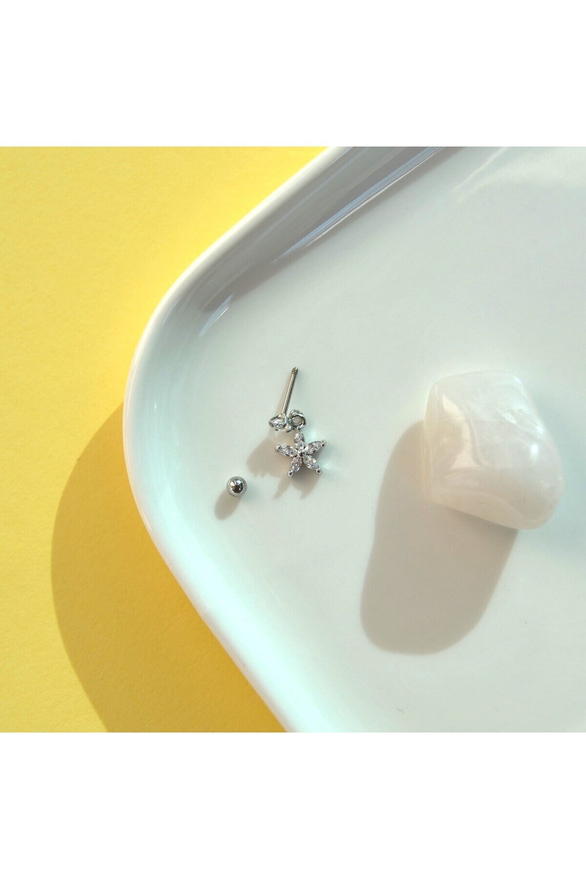Çiçek Sallantılı Piercing Helix Kıkırdak Silver Renk