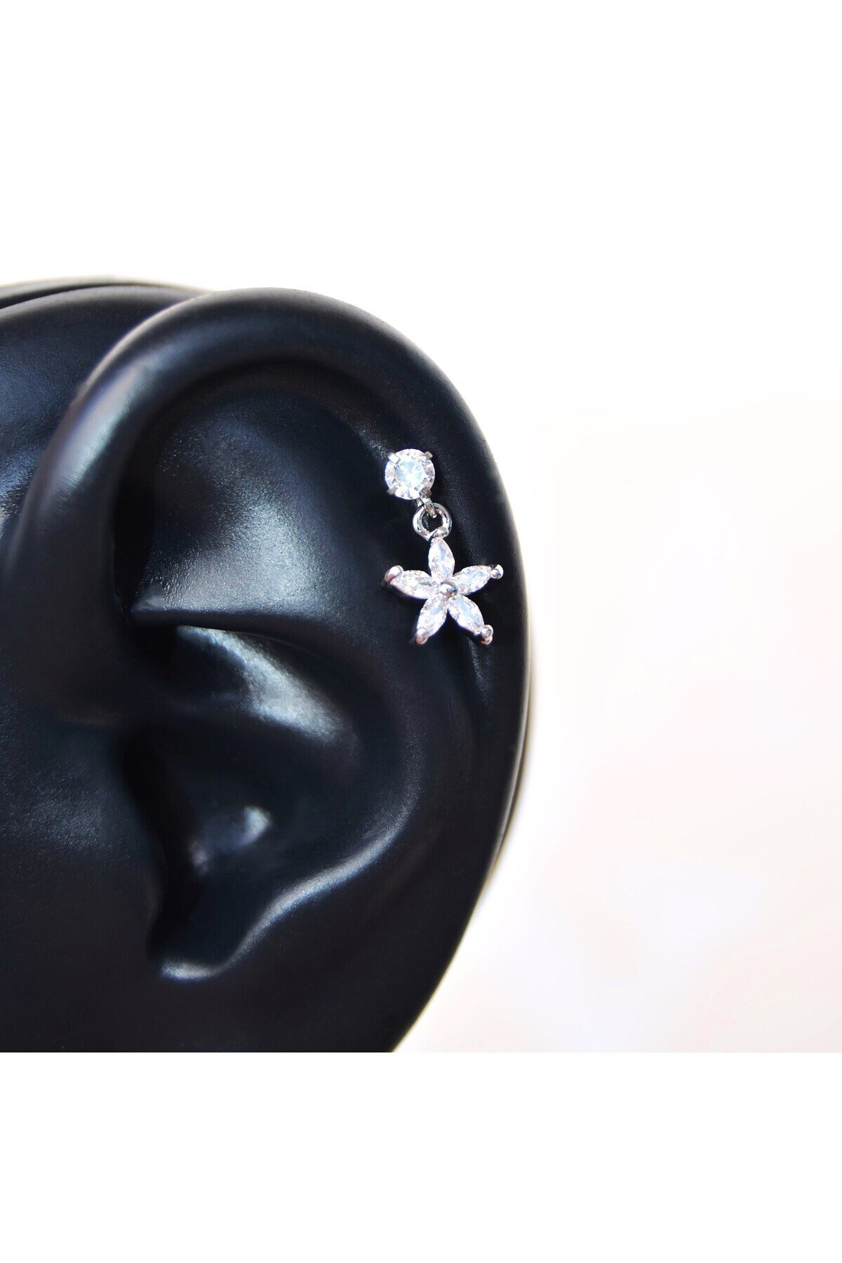Çiçek Sallantılı Piercing Helix Kıkırdak Silver Renk