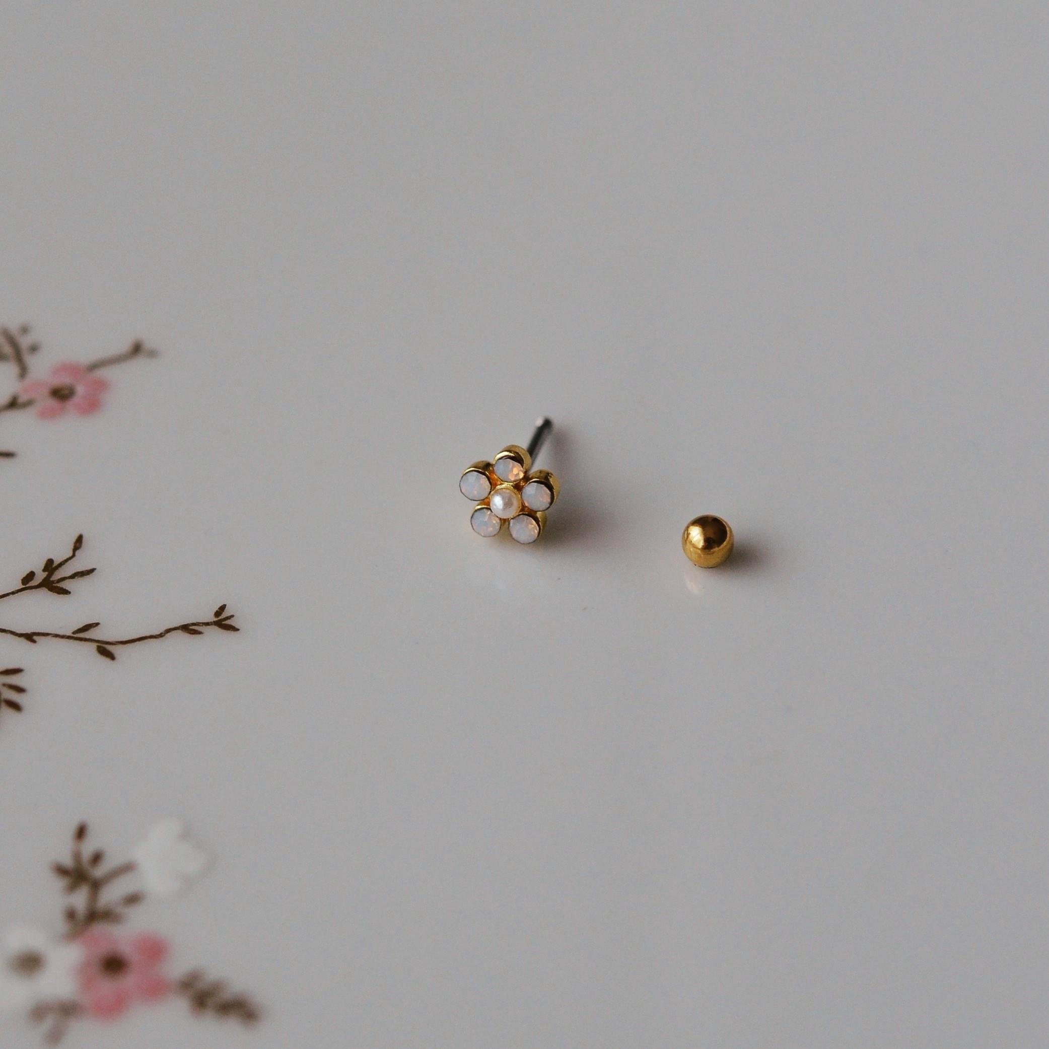 Çiçekli Helix Piercing Kıkırdak Cerrahi Çelik Gold Renk