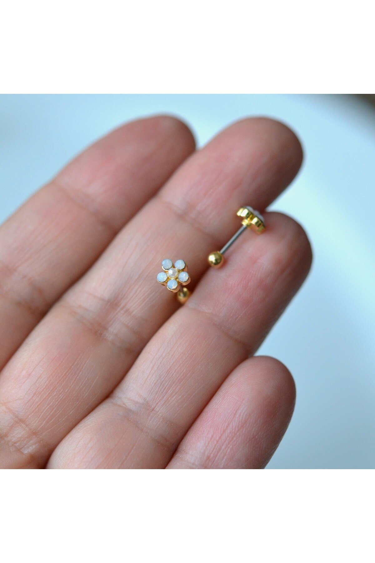 Çiçekli Helix Piercing Kıkırdak Cerrahi Çelik Gold Renk