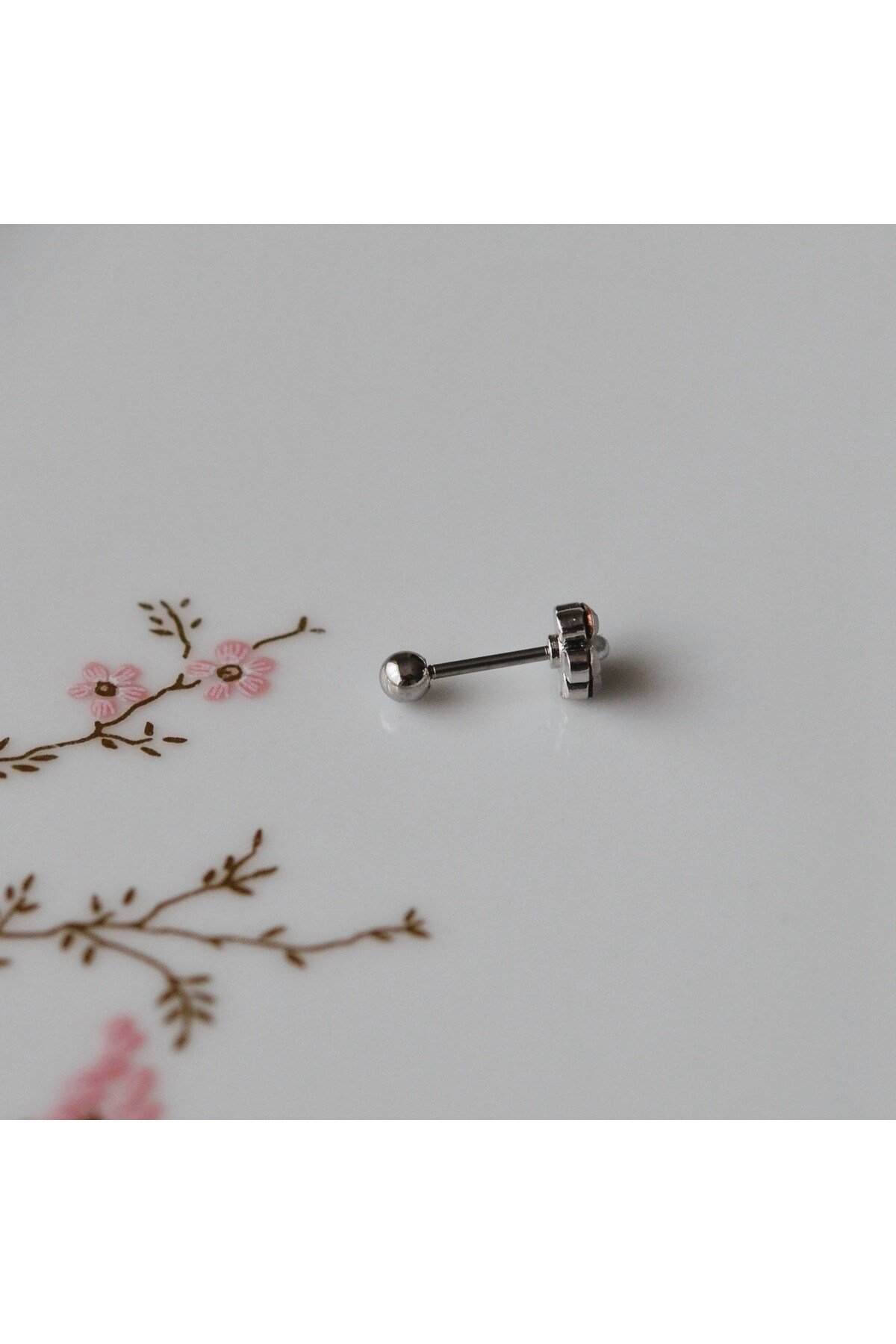 Çiçekli Helix Piercing Kıkırdak Cerrahi Çelik Gümüş Renk