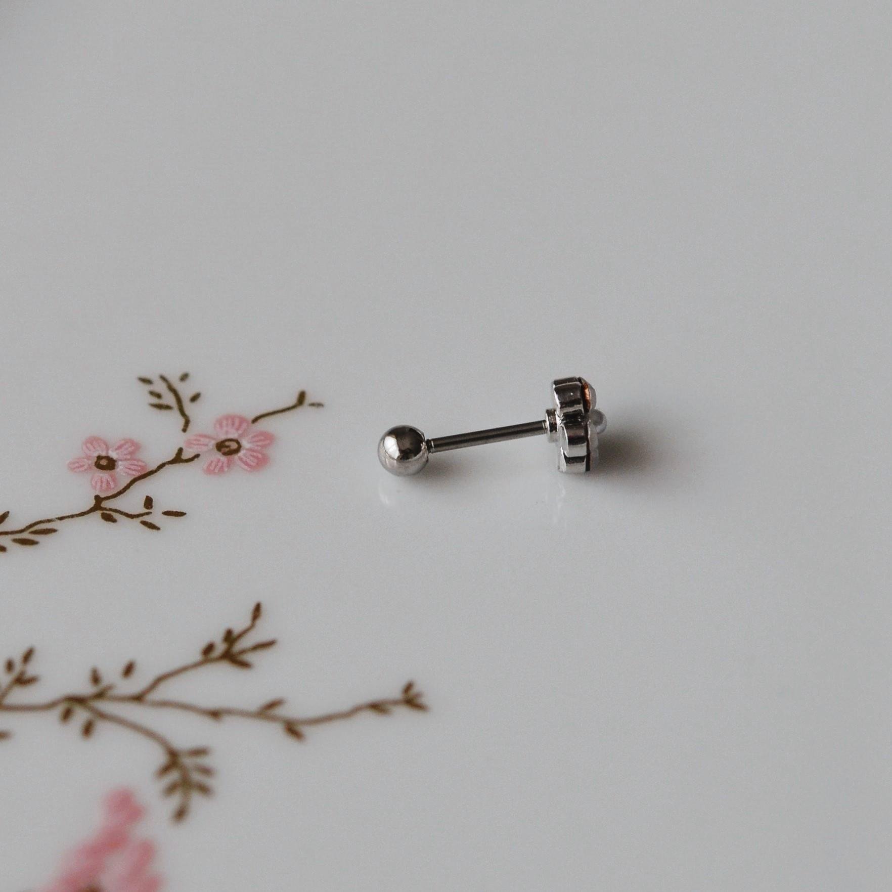 Çiçekli Helix Piercing Kıkırdak Cerrahi Çelik Gümüş Renk