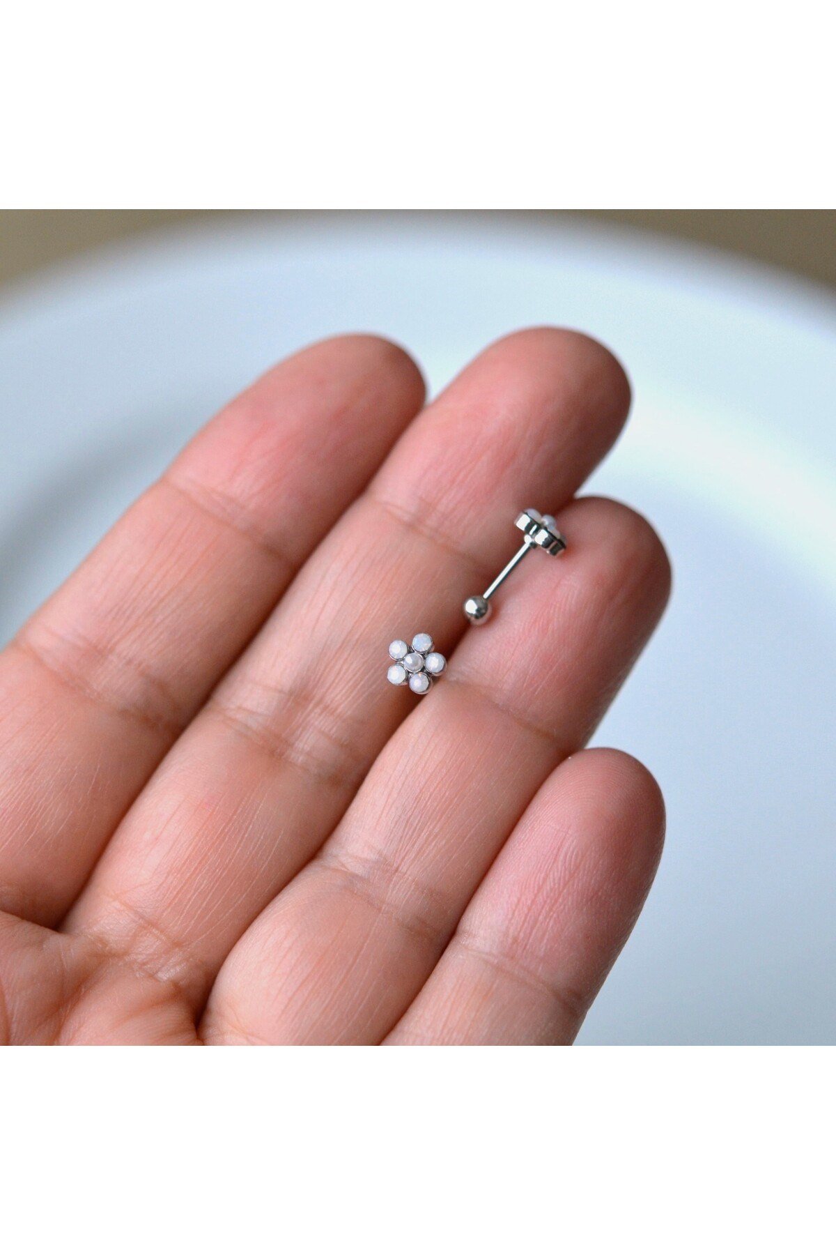 Çiçekli Helix Piercing Kıkırdak Cerrahi Çelik Gümüş Renk