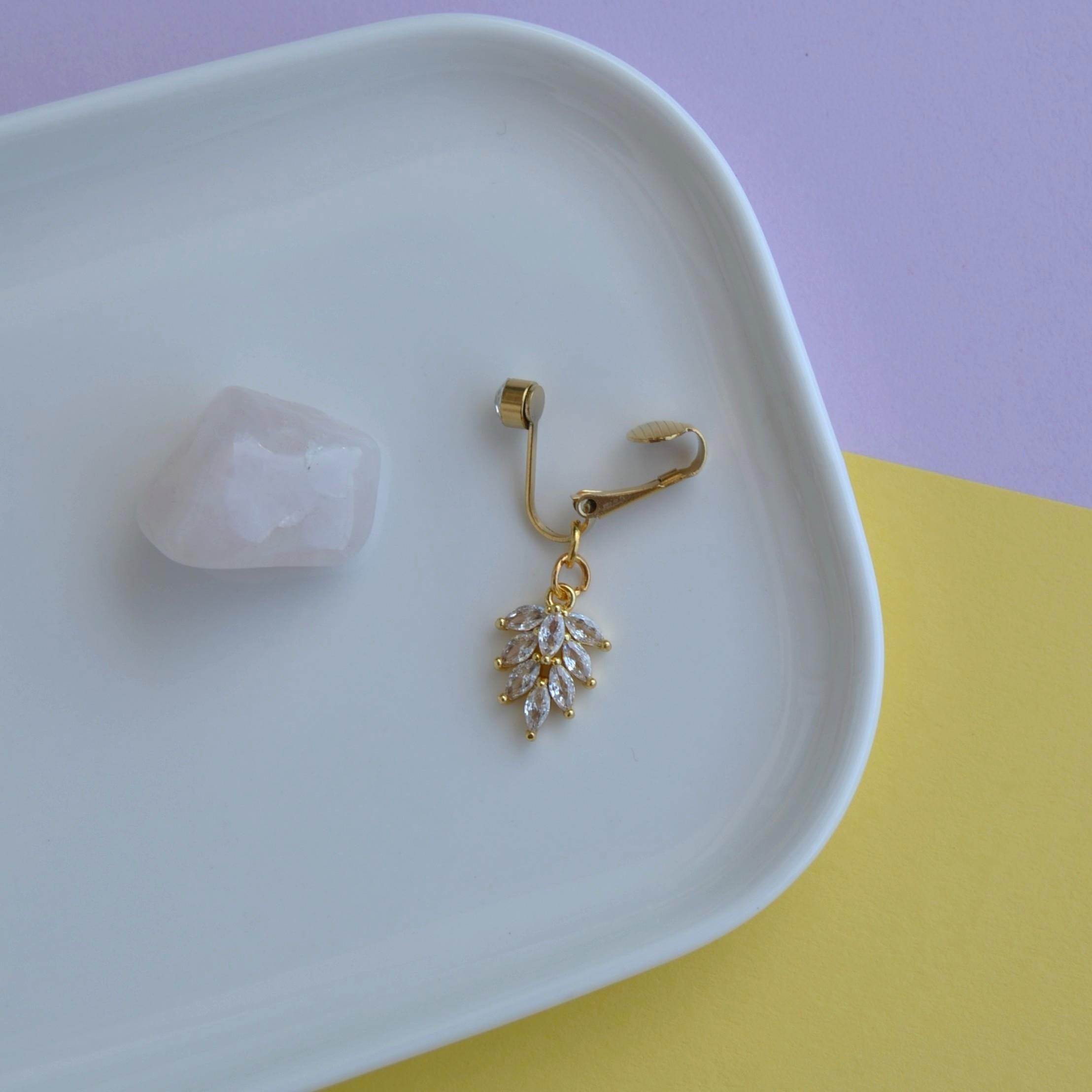 Deliksiz Yaprak Sallantılı Sıkıştırma Klipsli Göbek Piercingi Belly Piercing