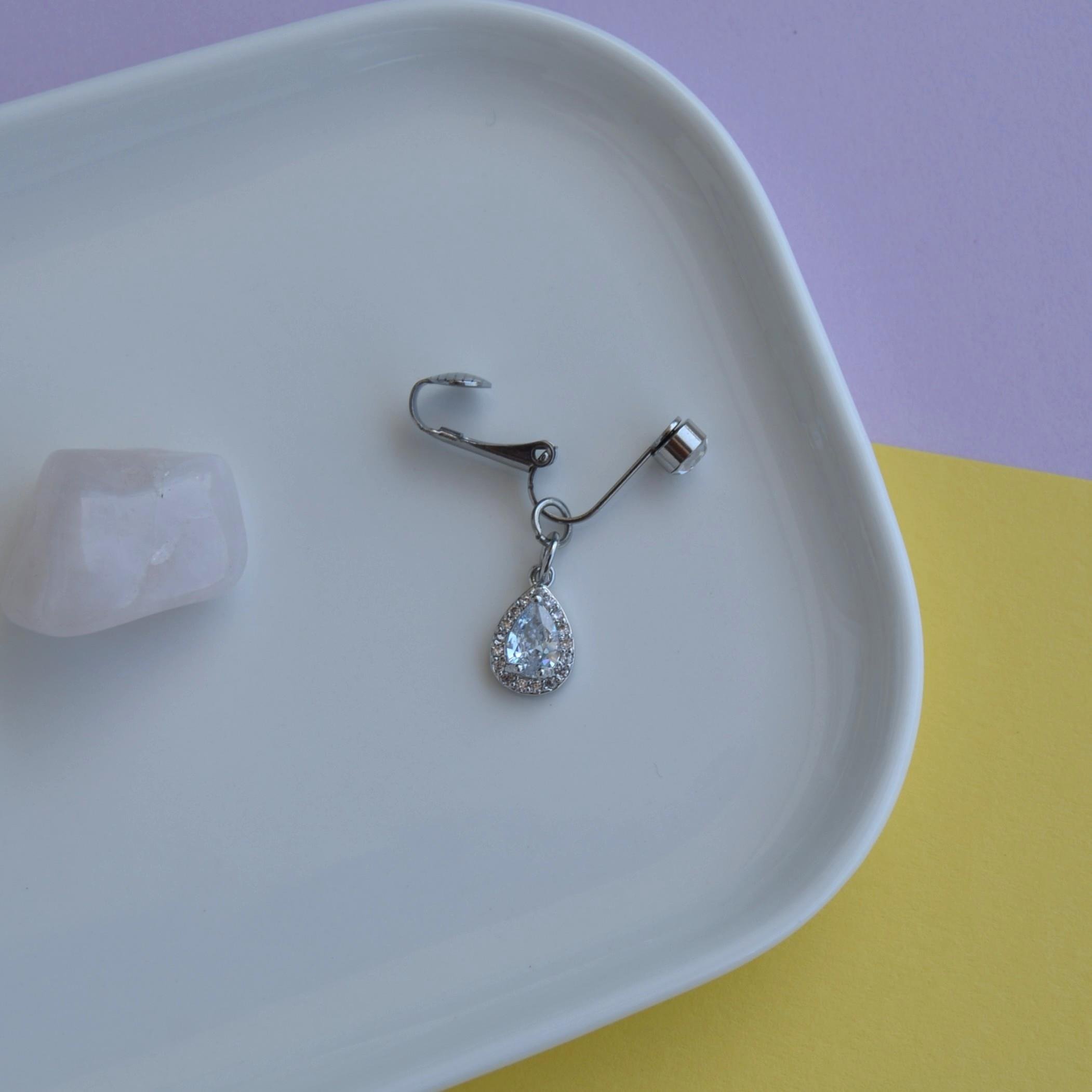 Deliksiz Zirkon Damla Sallantılı Sıkıştırma Klipsli Göbek Piercingi Belly Piercing