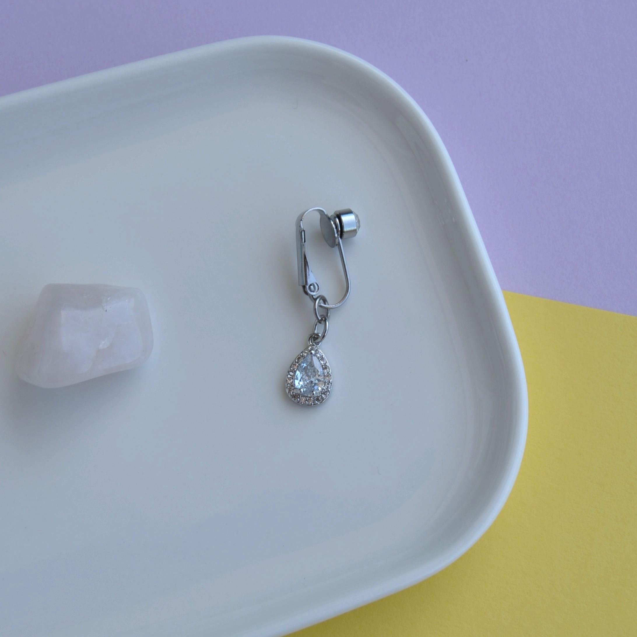 Deliksiz Zirkon Damla Sallantılı Sıkıştırma Klipsli Göbek Piercingi Belly Piercing