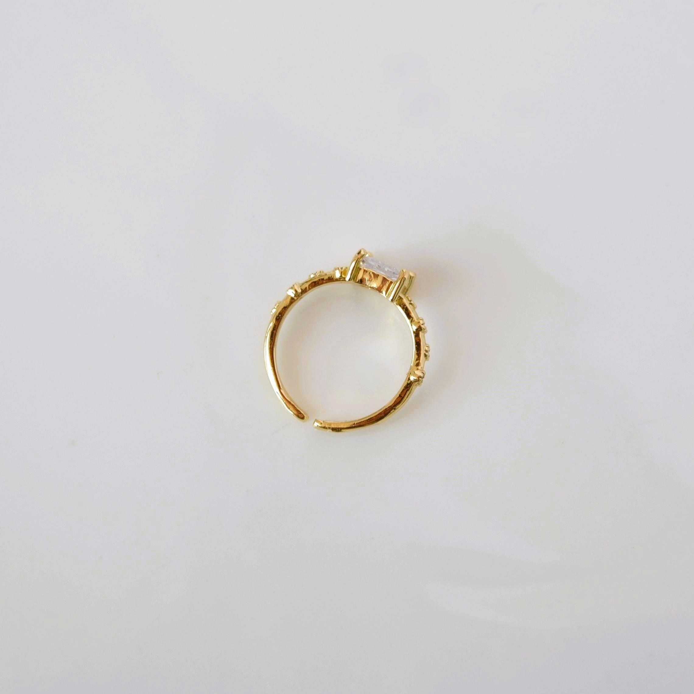 Dörtgen Baget Taş Yüzük Ayarlanabilir Zirkon Gold