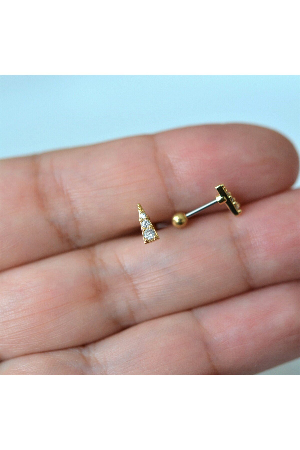 Gold Cerrahi Çelik Taşlı Mini Üçgen Piercing Helix Lob Kıkırdak Tragus