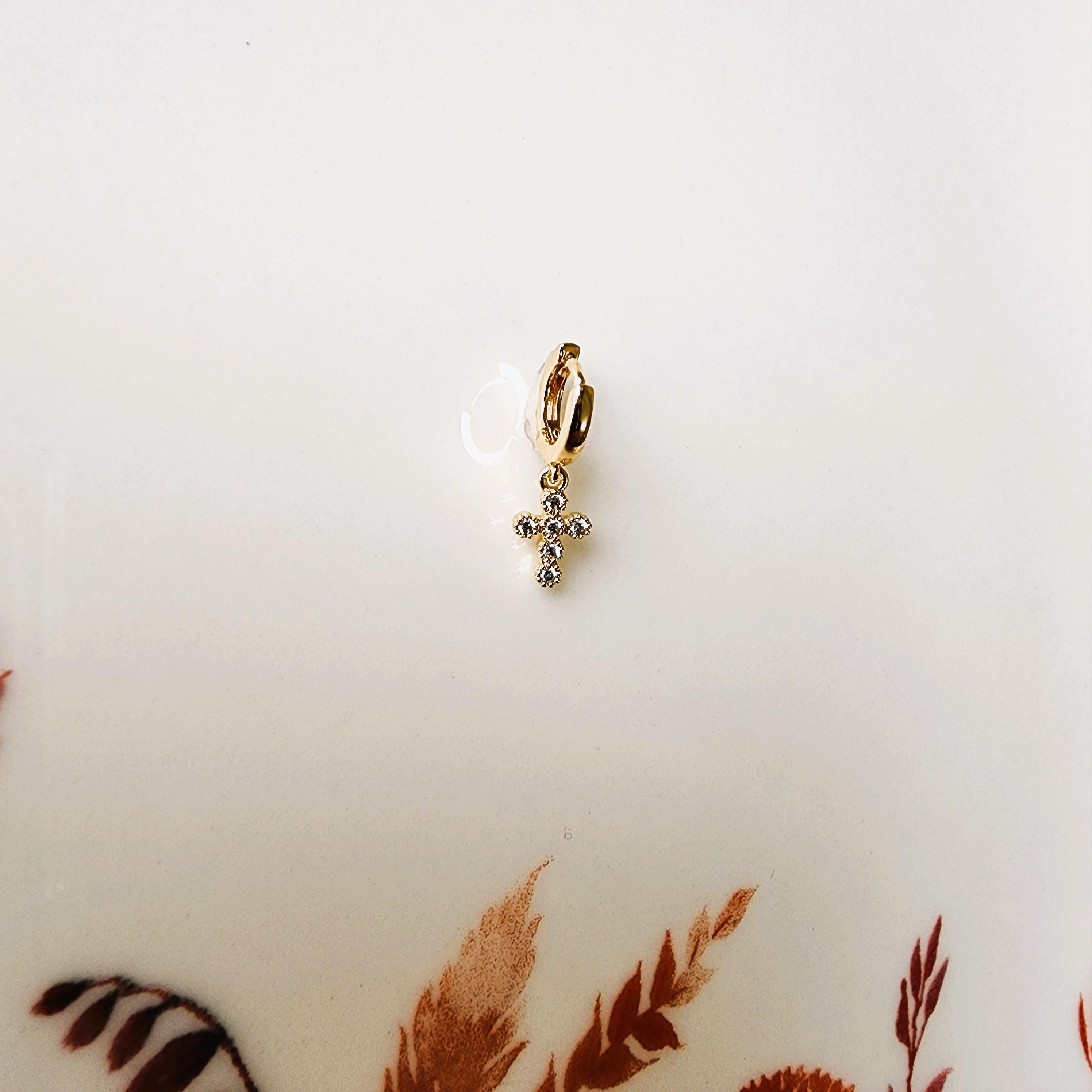 Gold Haç Piercing Tragus Helix Kıkırdak Zirkon Cross Piercing