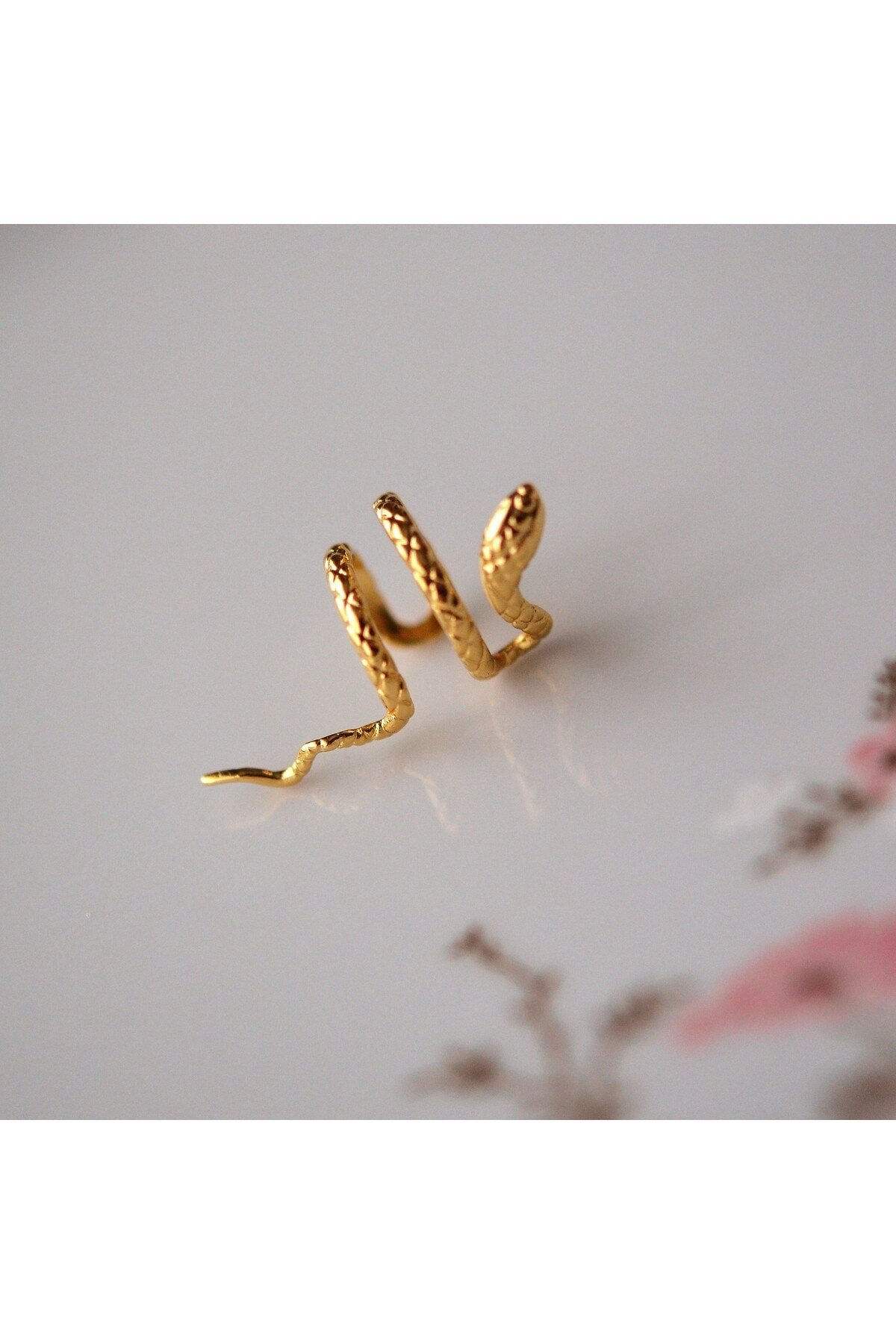 Gold Renkli Çelik Yılan Model Earcuff Yılan Sıkıştırma Kıkırdak Küpesi