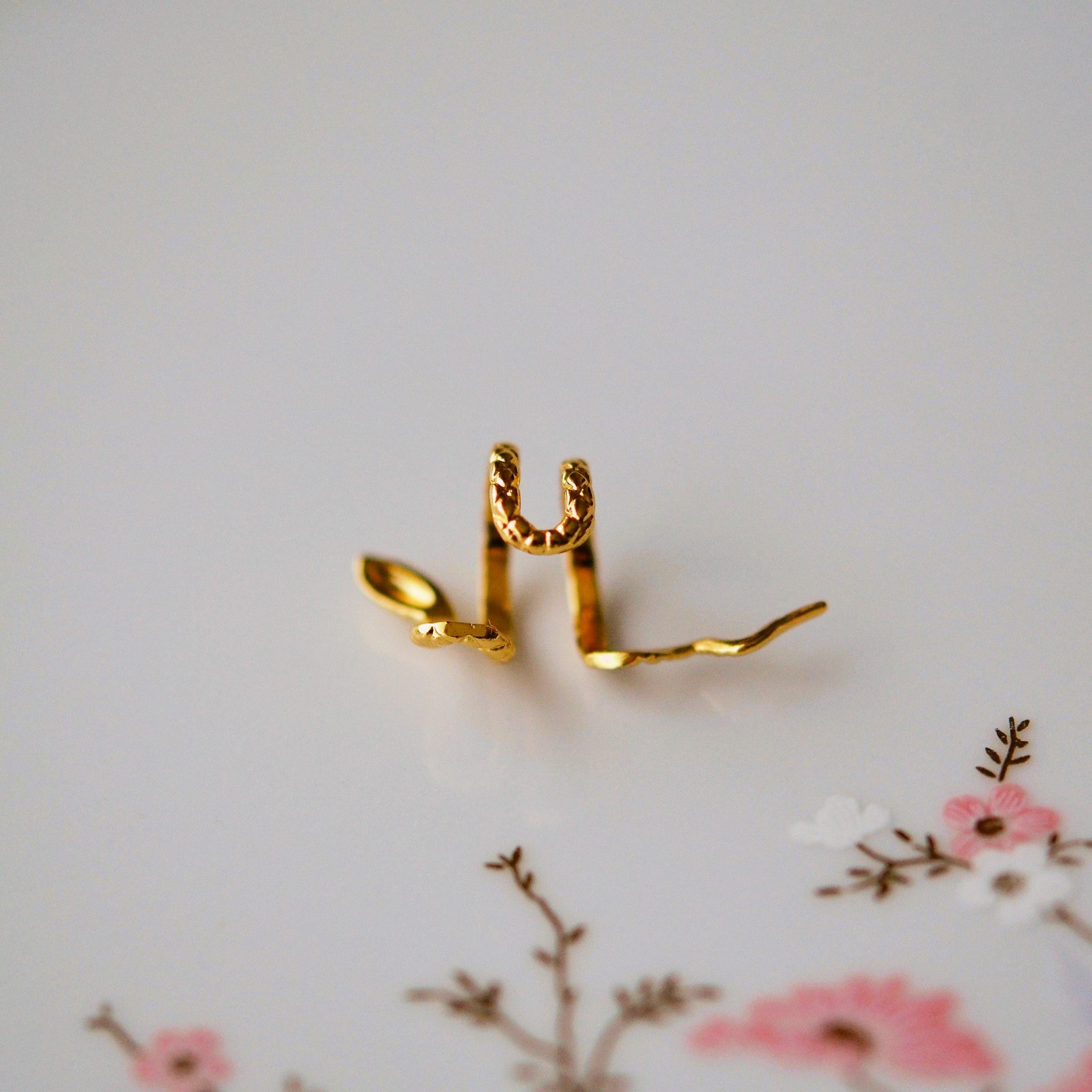 Gold Renkli Çelik Yılan Model Earcuff Yılan Sıkıştırma Kıkırdak Küpesi
