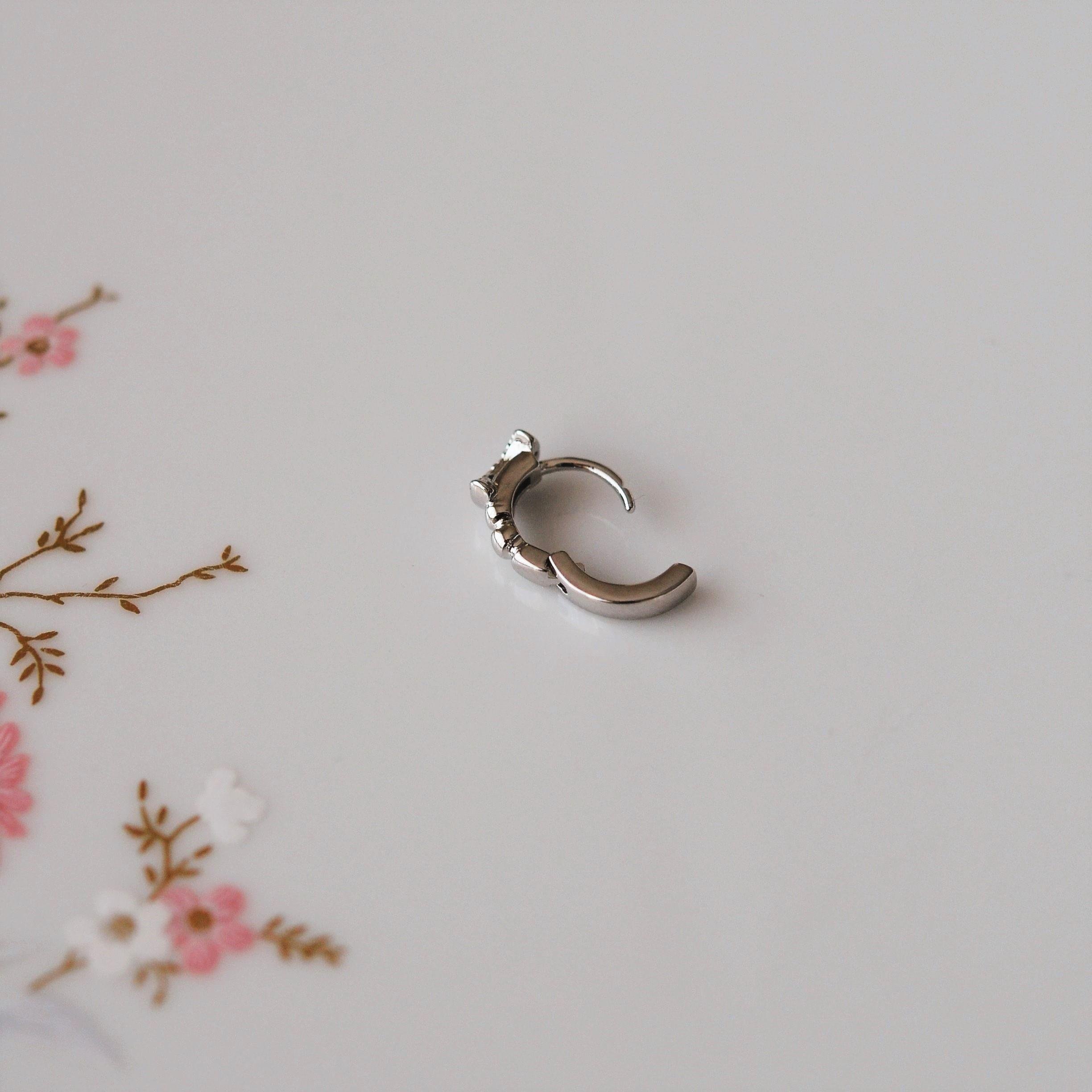 Gümüş Renk Cerrahi Çelik Ay Modelli Halka Tragus Piercing Helix Lob Kıkırdak