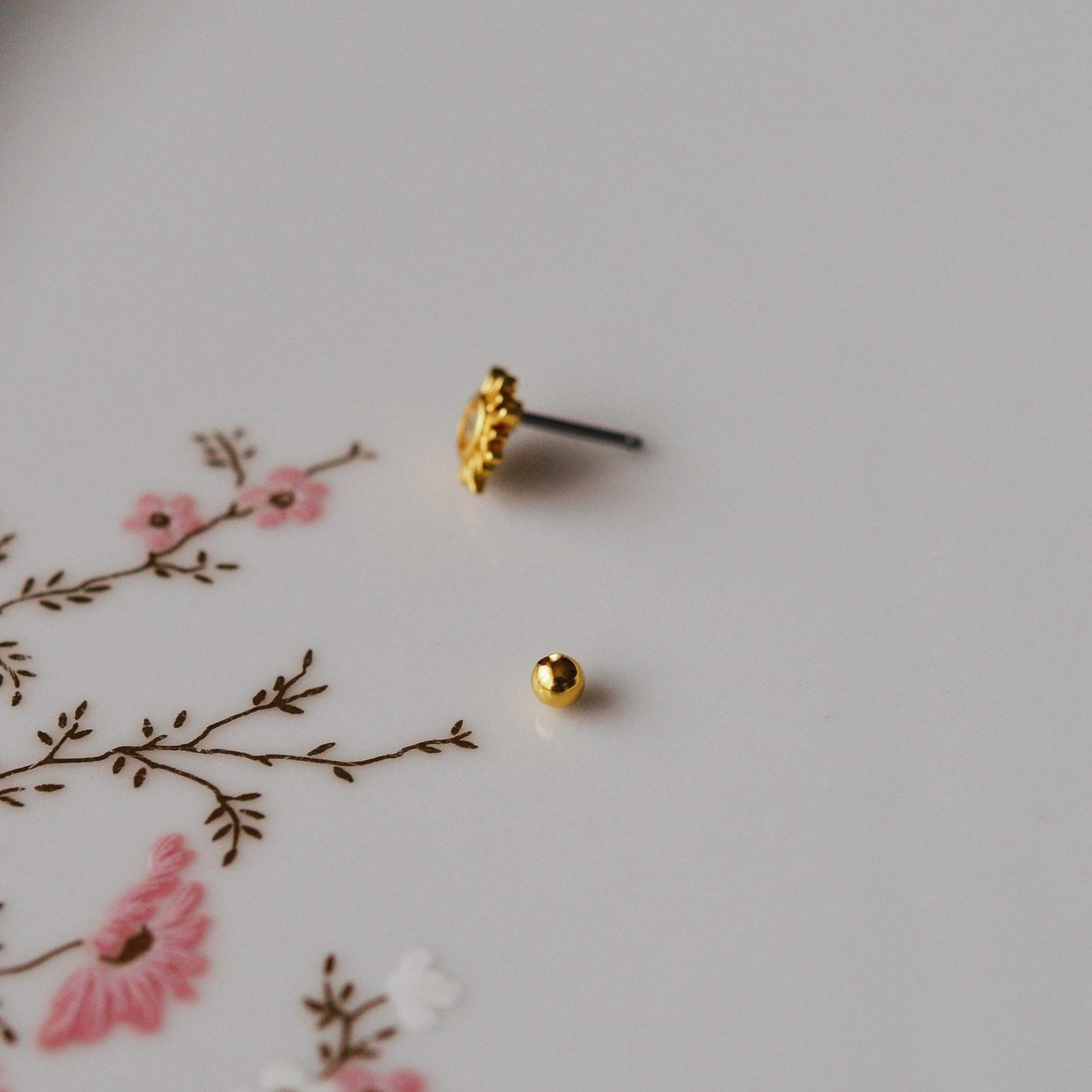 Güneş Model Helix Piercing Kıkırdak Cerrahi Çelik Gold Renk
