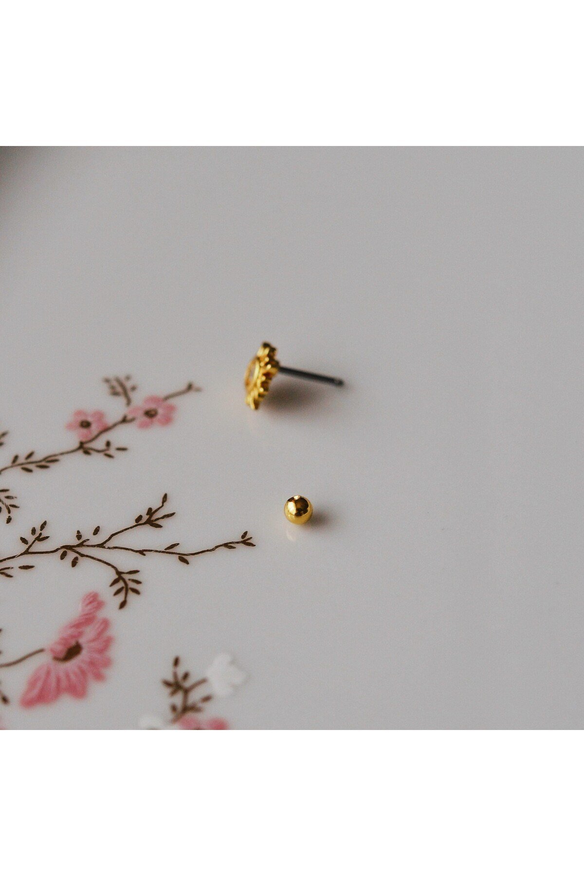 Güneş Model Helix Piercing Kıkırdak Cerrahi Çelik Gold Renk
