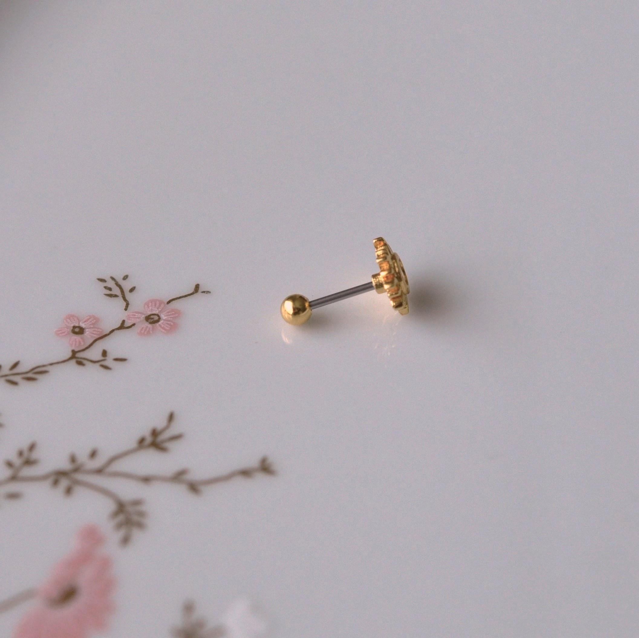Güneş Model Helix Piercing Kıkırdak Cerrahi Çelik Gold Renk