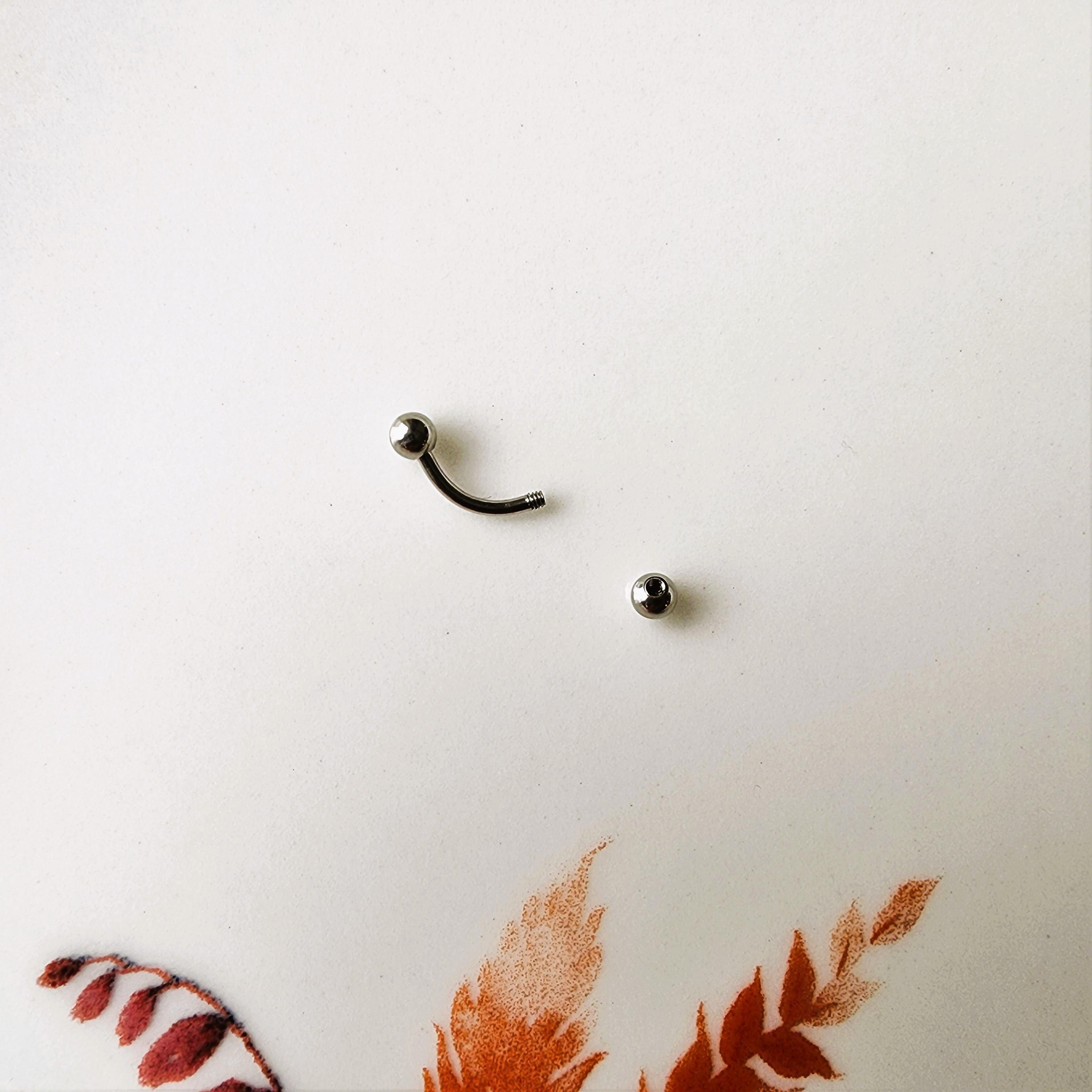 Heppii Gümüş Renkli Cerrahi Çelik Kaş Piercingi 6 mm