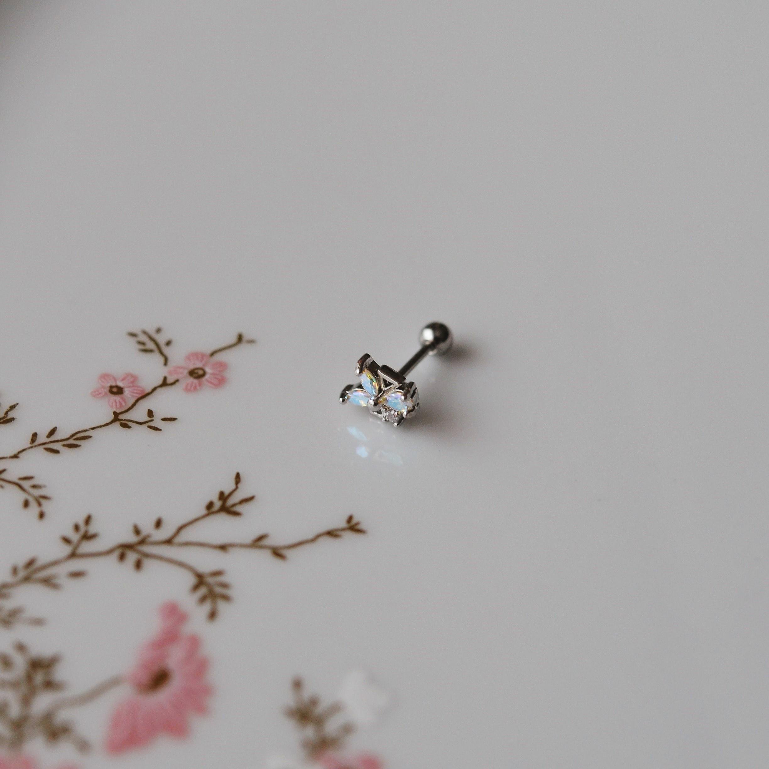 Hologram Çiçek Helix Piercing Kıkırdak Cerrahi Çelik Gümüş Renk