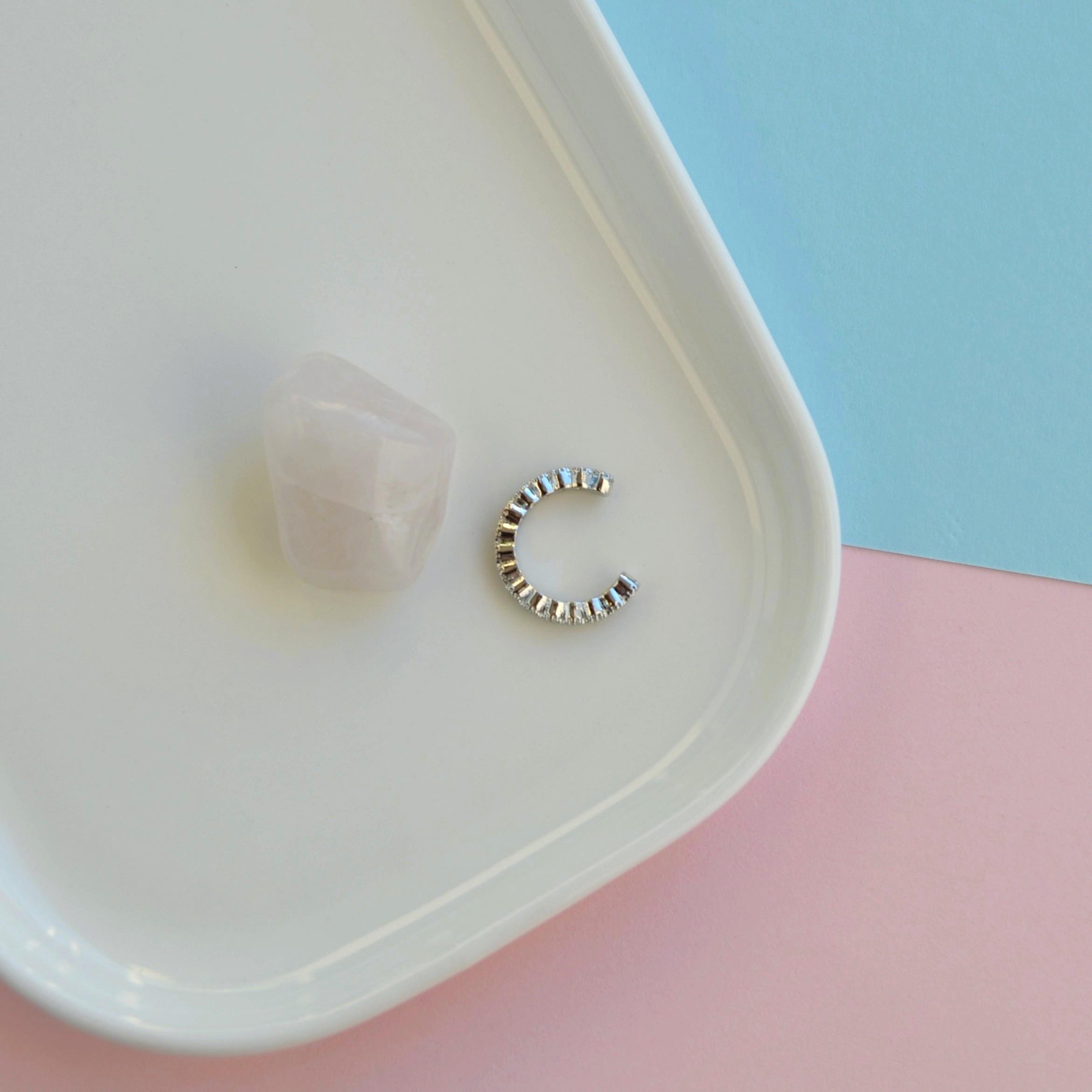 İnce Earcuff Taşlı Sıkıştırmalı Kıkırdak Küpesi Deliksiz Kıkırdak Küpesi İnce Taşlı Earcuff