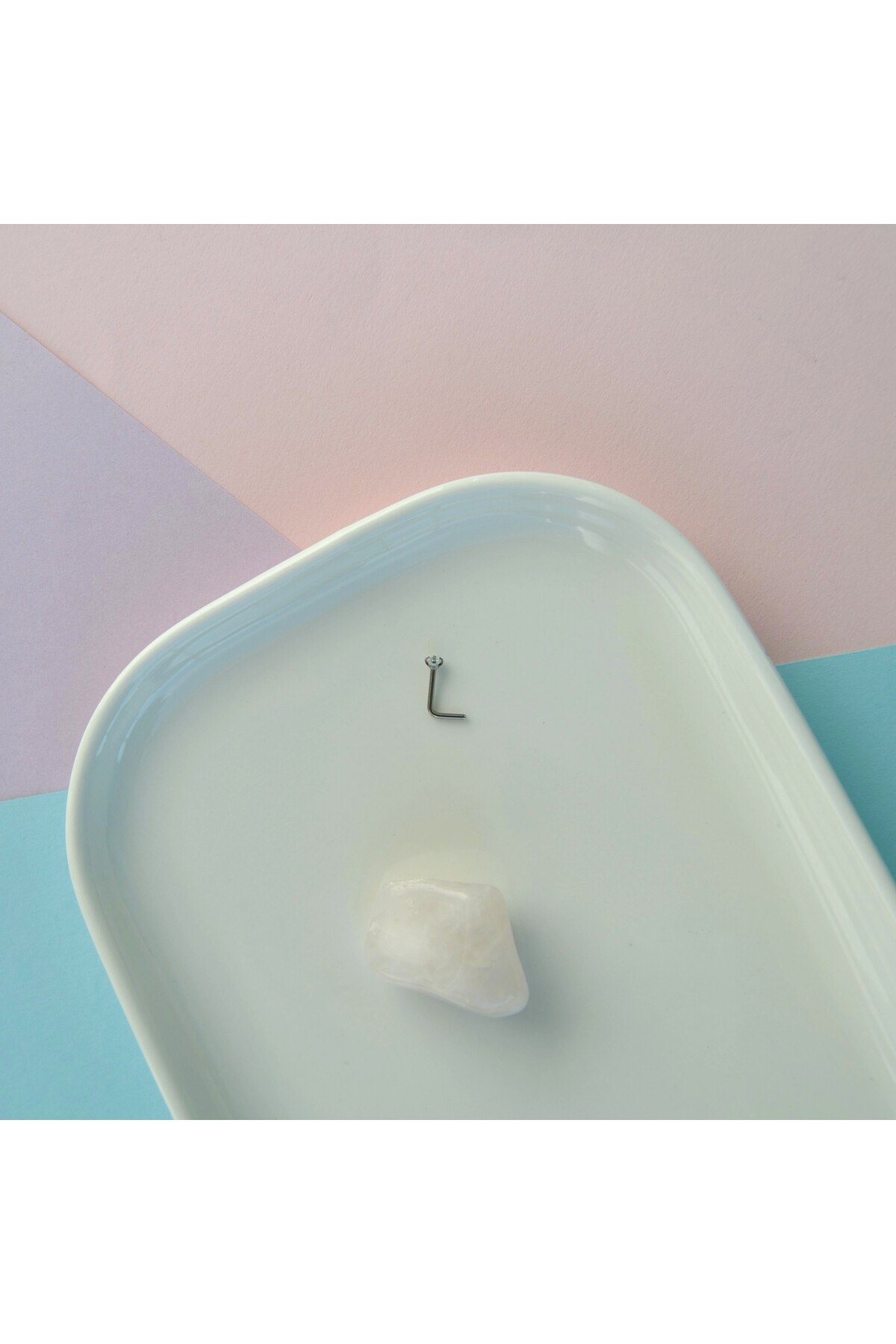 L Model Düşmeyen Çelik Hızma 1.5 mm taşlı Tektaş Burun Piercingi