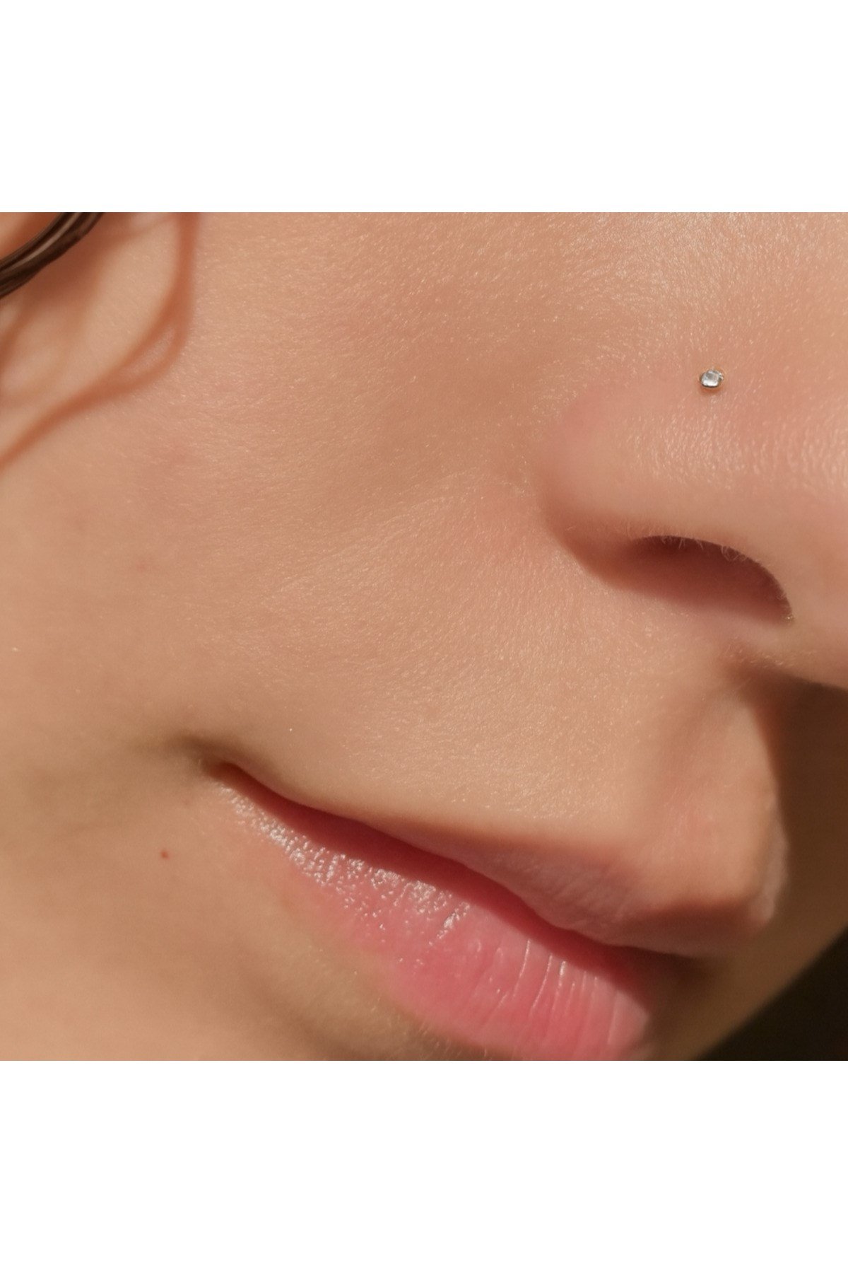 L Model Düşmeyen Çelik Hızma 1.5 mm taşlı Tektaş Burun Piercingi