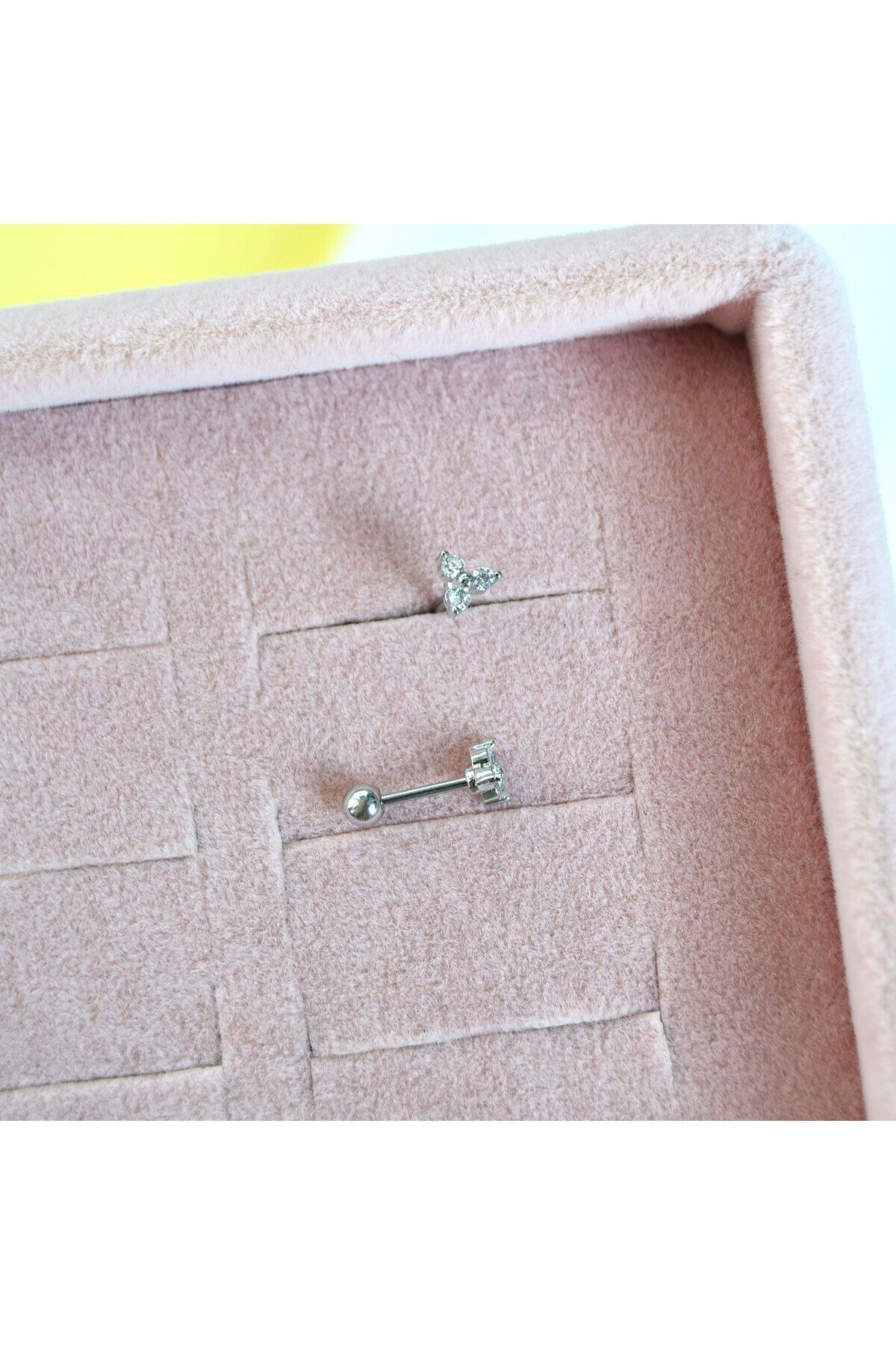 Mini Üçtaş Helix Piercing Helix Kıkırdak Tragus Conch Silver Renk Çelik Piercing Zirkon Taş