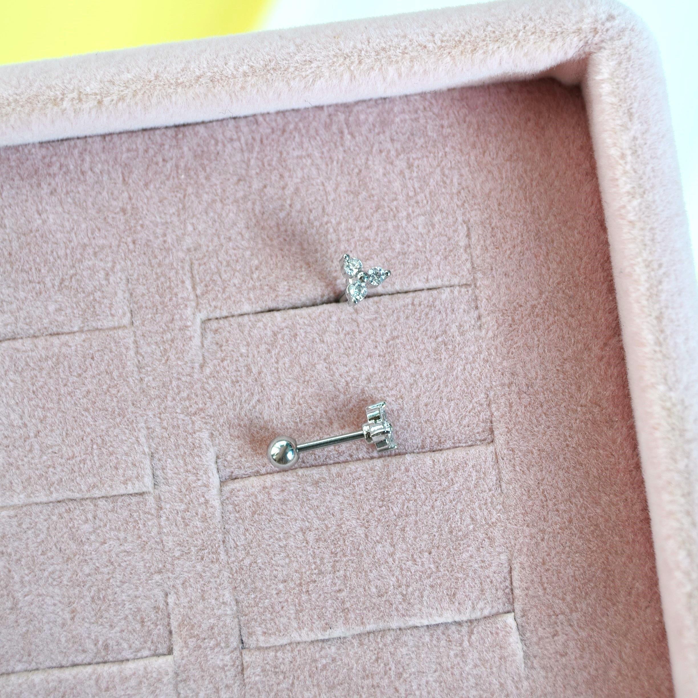 Mini Üçtaş Helix Piercing Helix Kıkırdak Tragus Conch Silver Renk Çelik Piercing Zirkon Taş