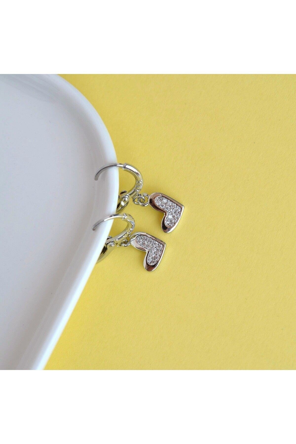 Minimal Kalp Charmlı Küpe Kalpli Küpe Silver Renkli