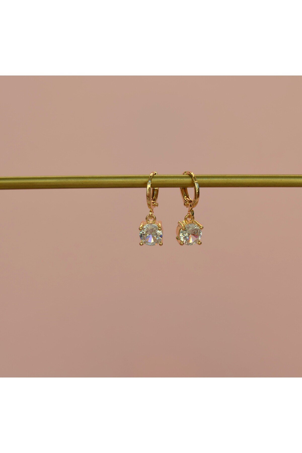 Minimal Kare Tektaş Charm Halka Küpe Şeffaf Beyaz Taşlı Sallantılı Küpe
