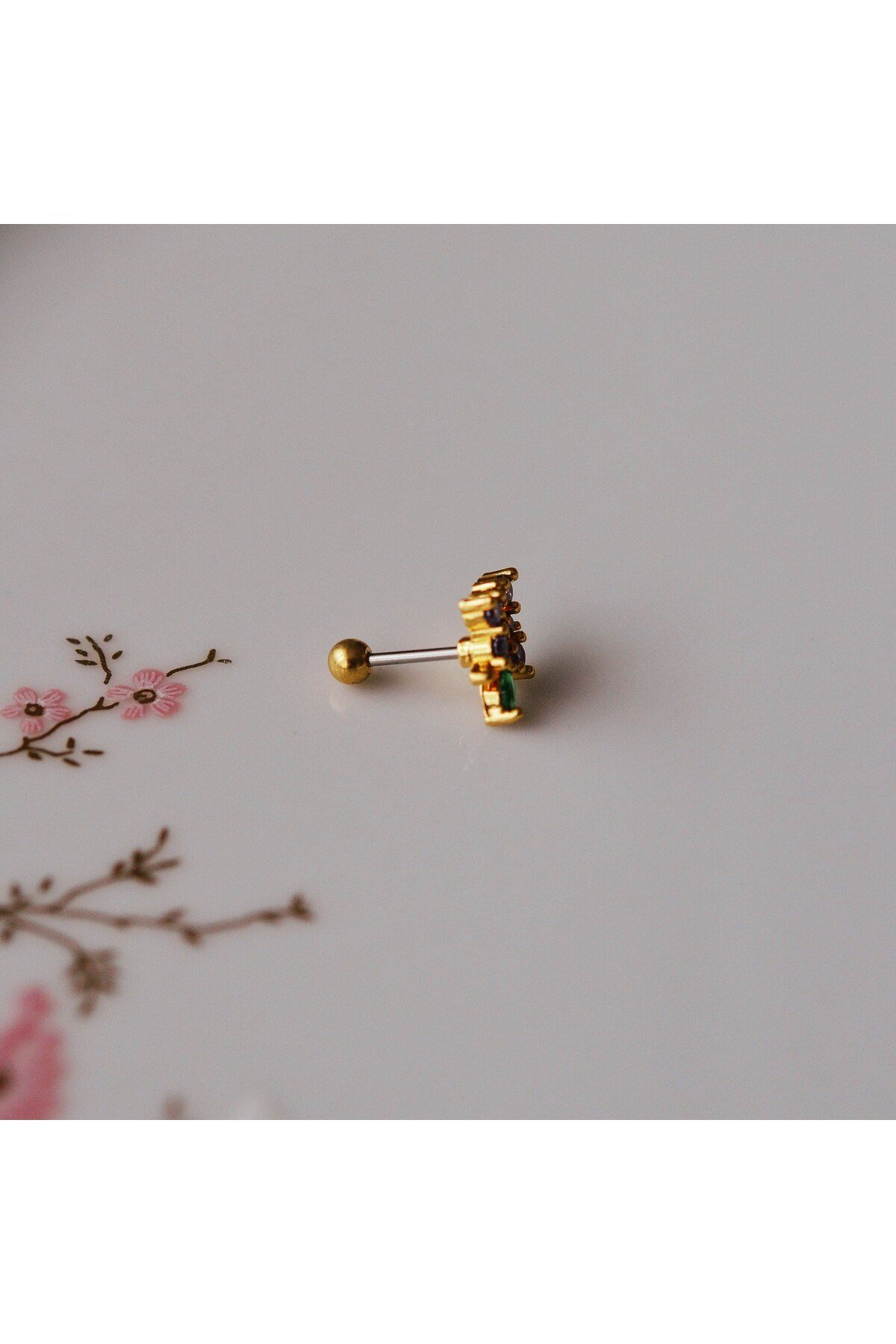 Mor Çiçekli Helix Piercing Kıkırdak Cerrahi Çelik Gold Renk