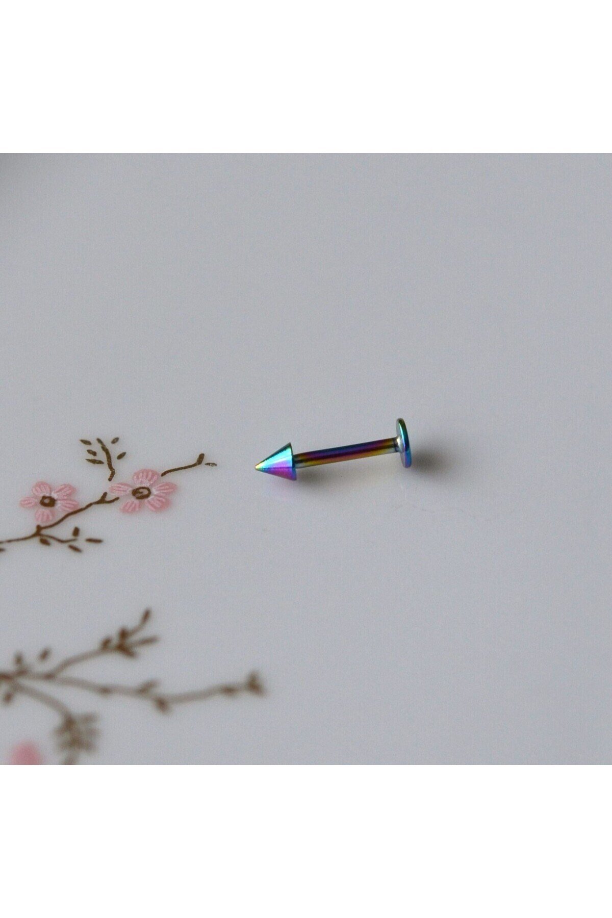 Sivri Uçlu Cerrahi Çelik Tragus Piercing Helix Kıkırdak 8 Mm Hologram Renk
