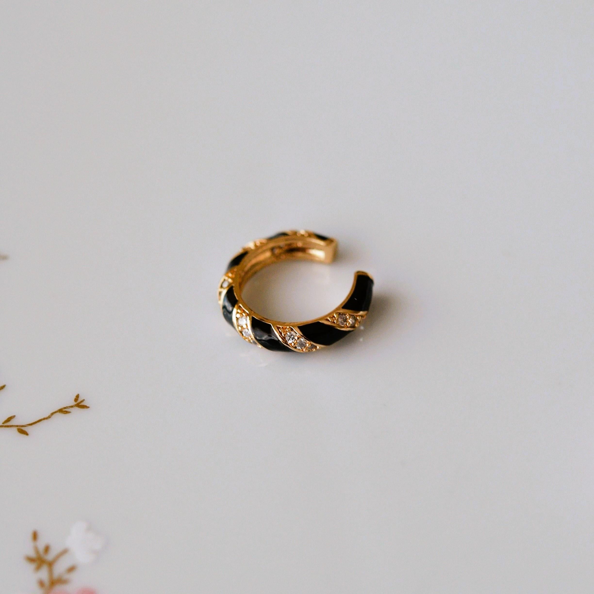 Siyah Taşlı Bombeli Düz Earcuff Sıkıştırma Kıkırdak Küpe
