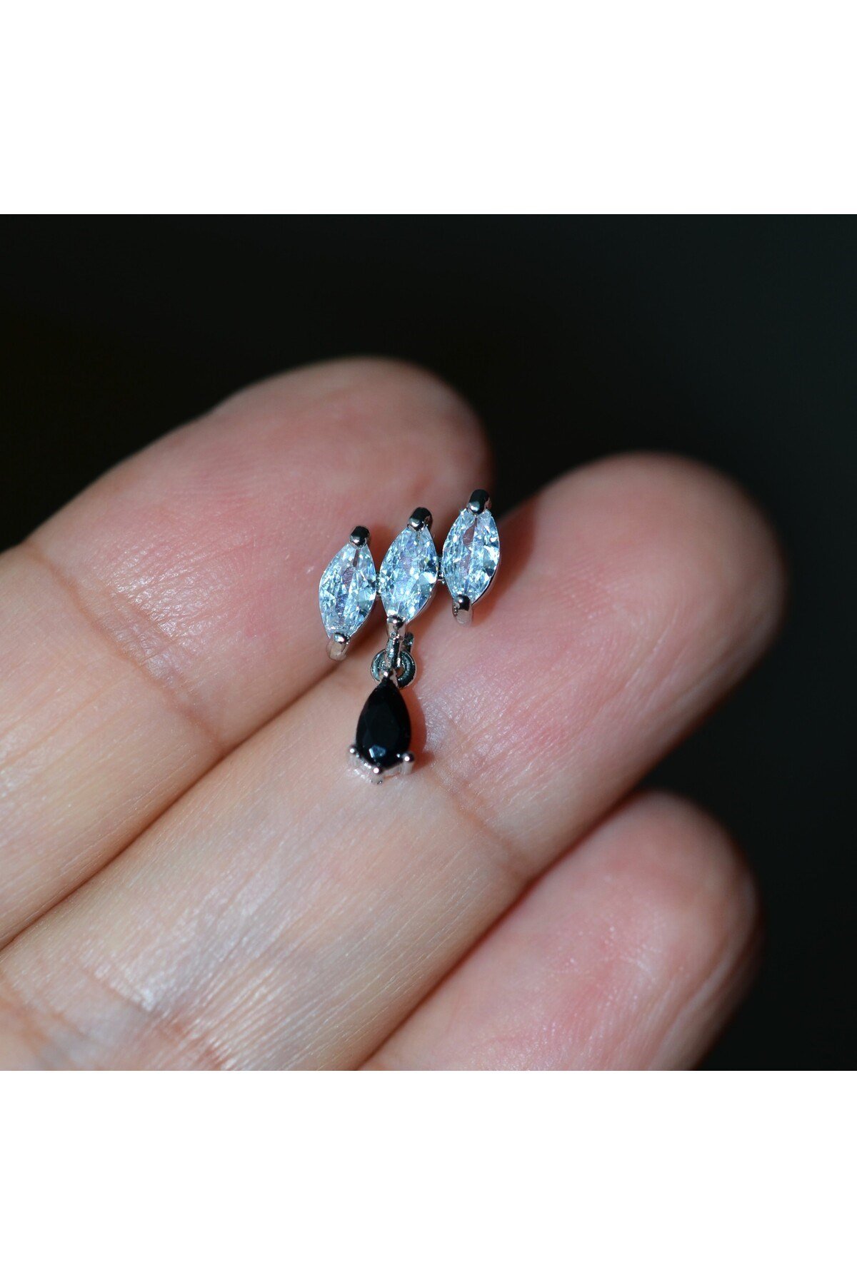 Taş Sallantılı Helix Piercing Kıkırdak Cerrahi Çelik Gümüş Renk
