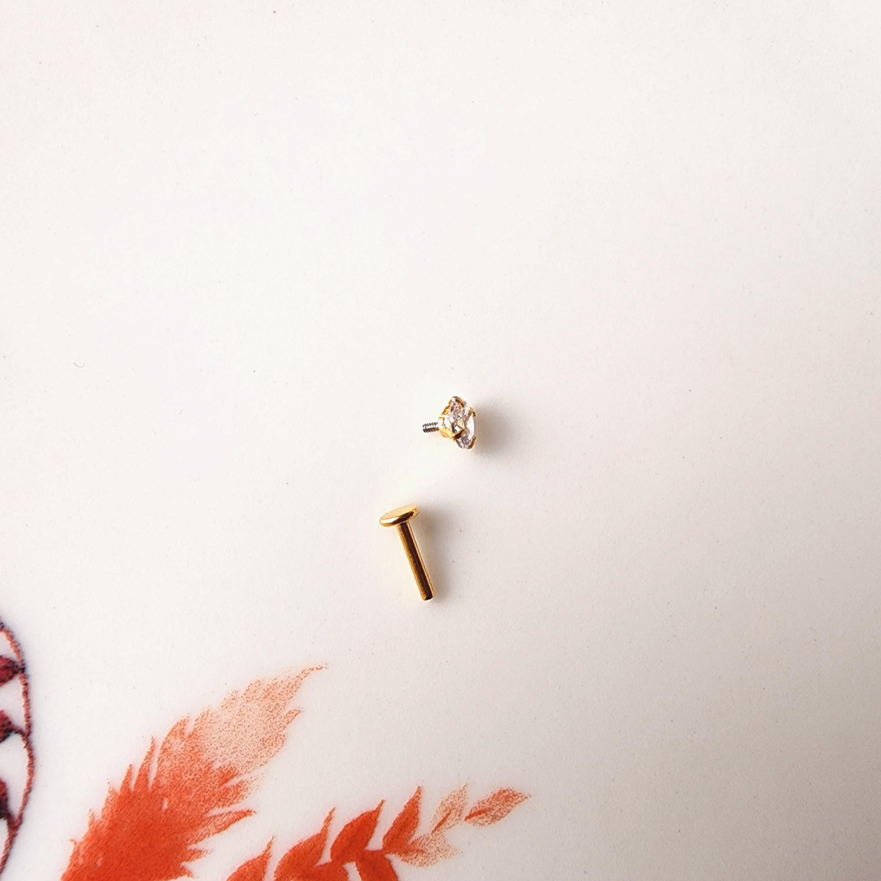 Tektaş Çelik Piercing Tragus Helix Kıkırdak Conch Gold Renk 8 mm