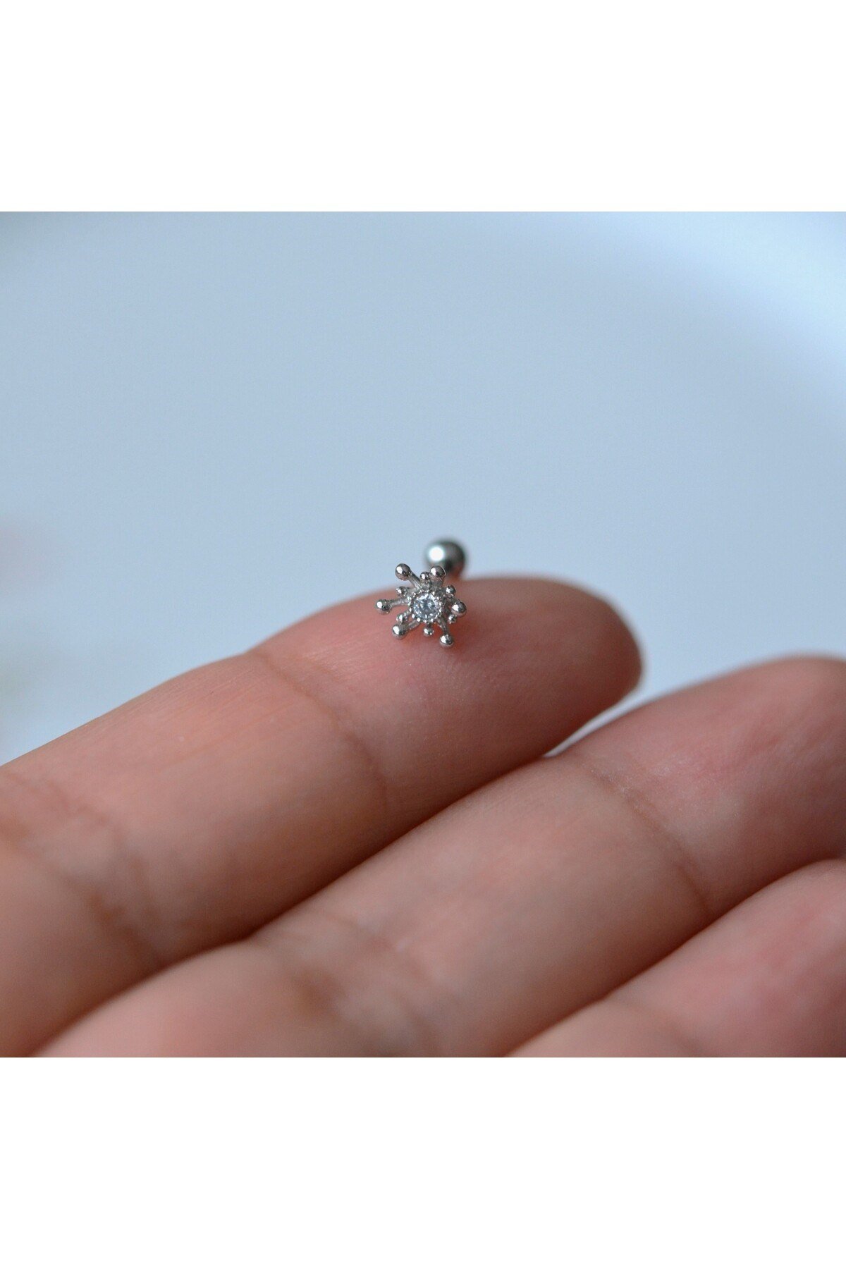 Zarif Çiçek Helix Piercing Kıkırdak Cerrahi Çelik Gümüş Renk