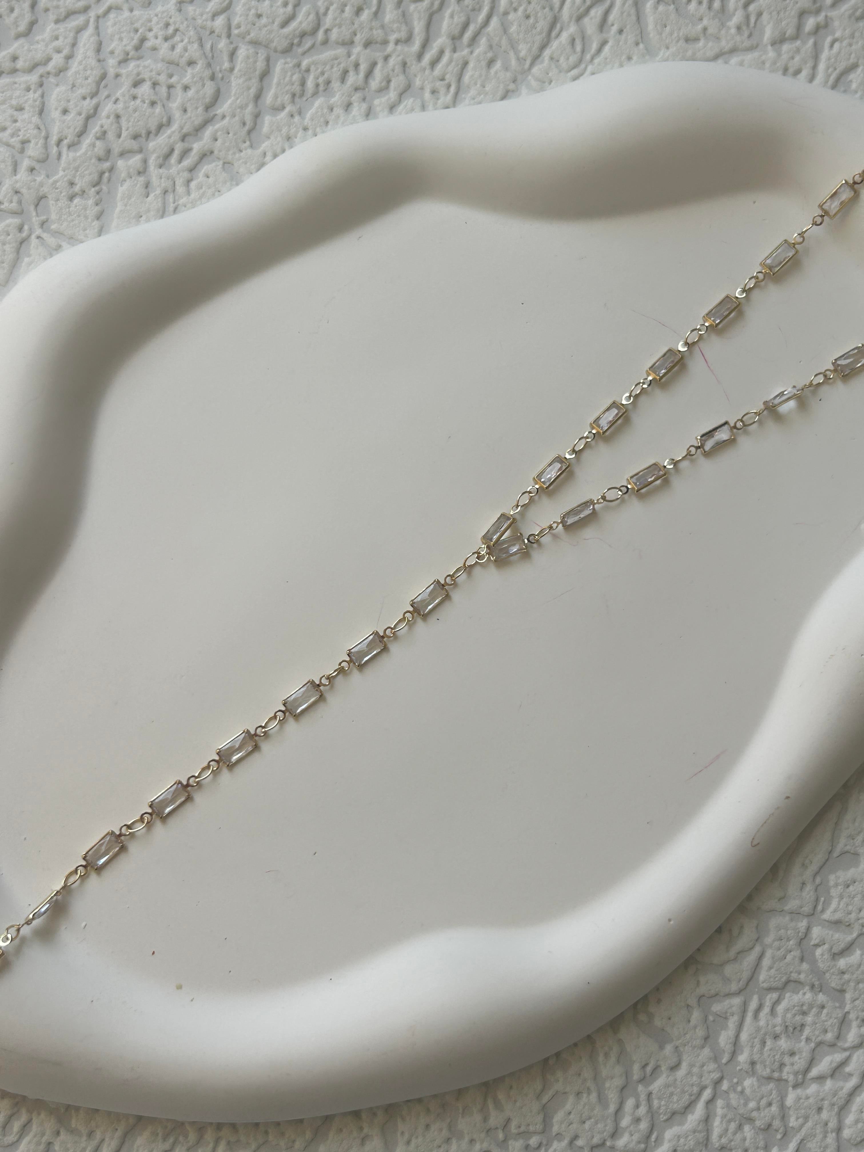 Beyaz Taşlı Y Kolye 