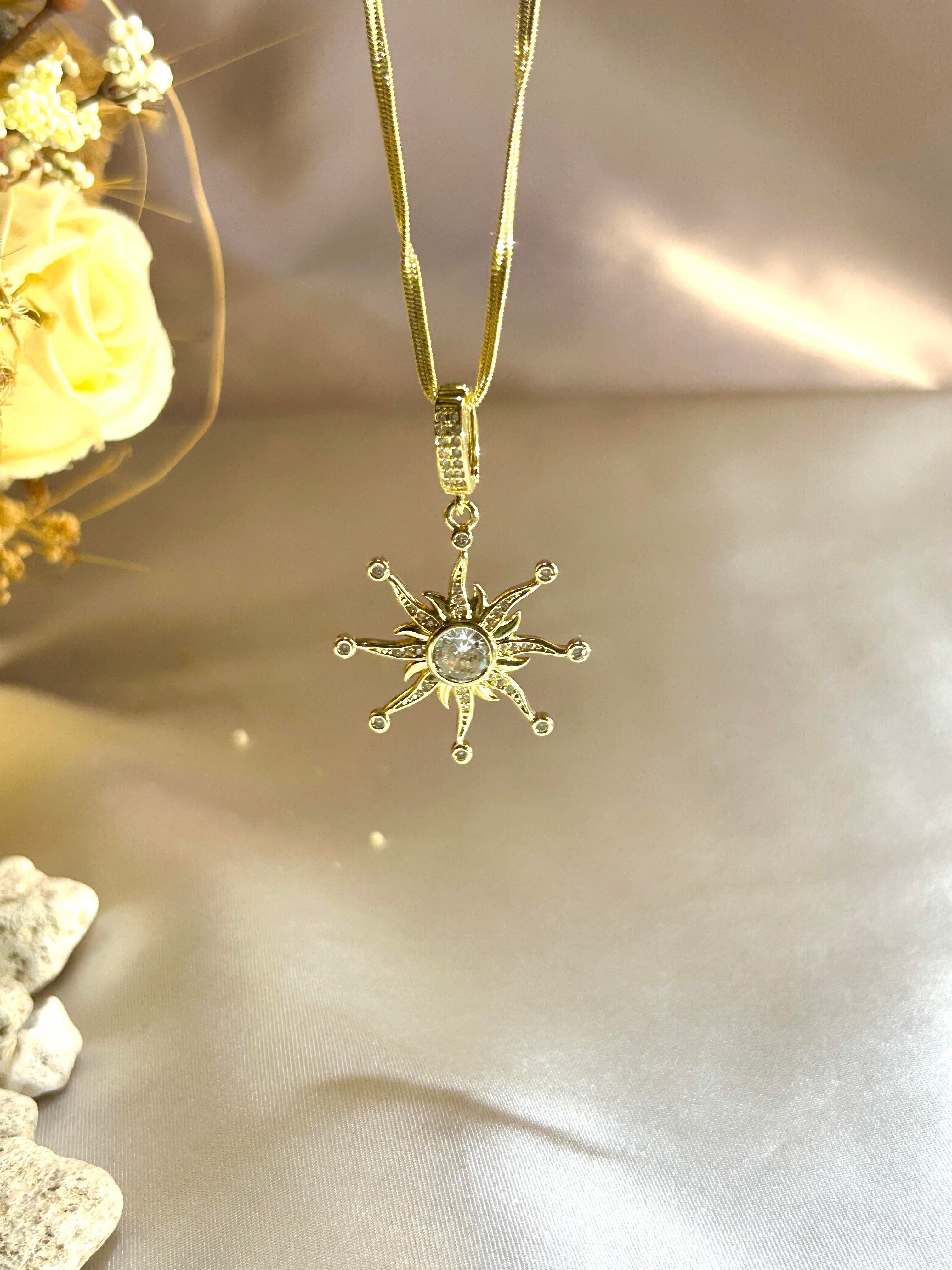 Charm Güneş Kolye