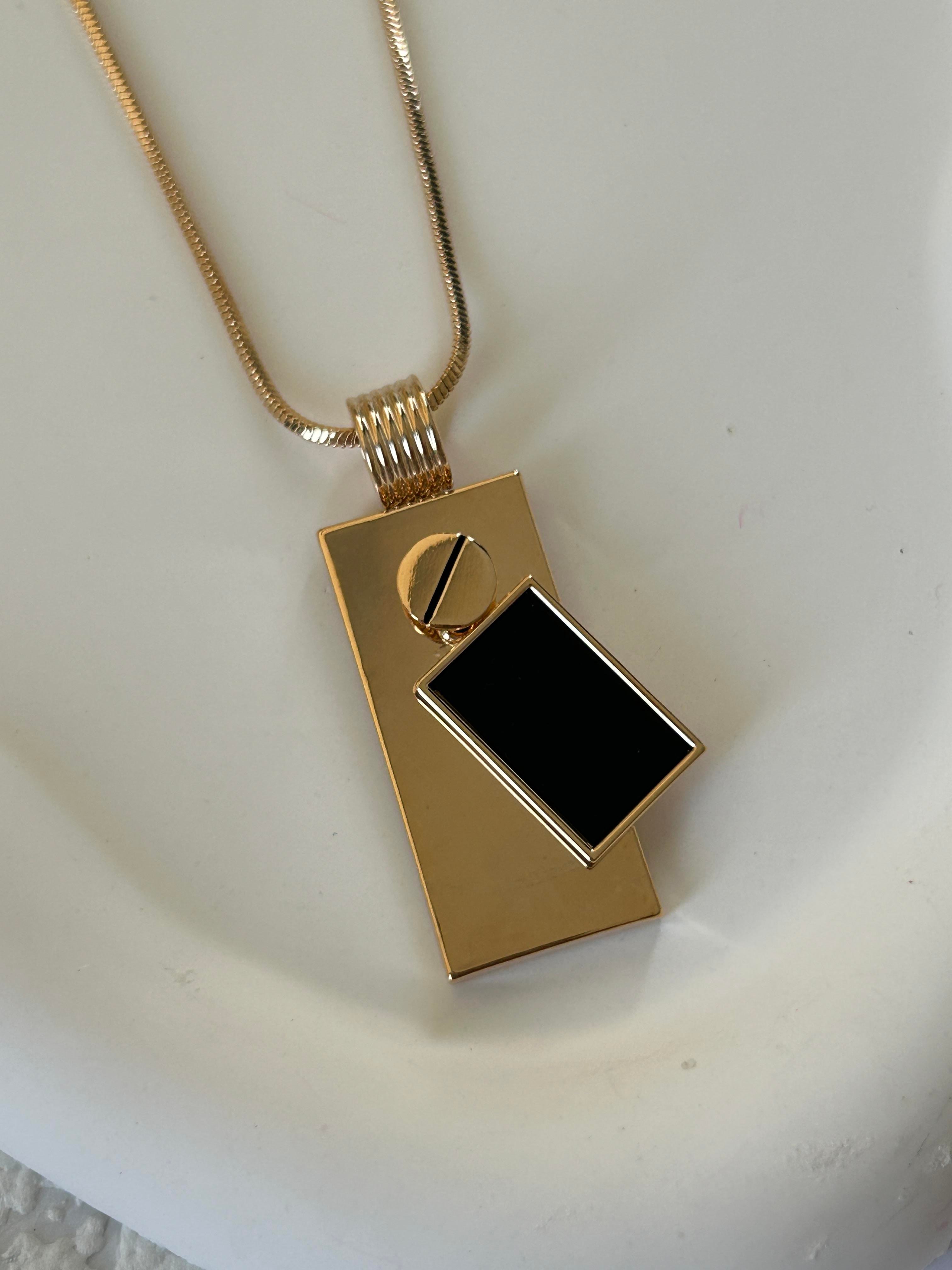 Gold Siyah Tabaka Kolye 