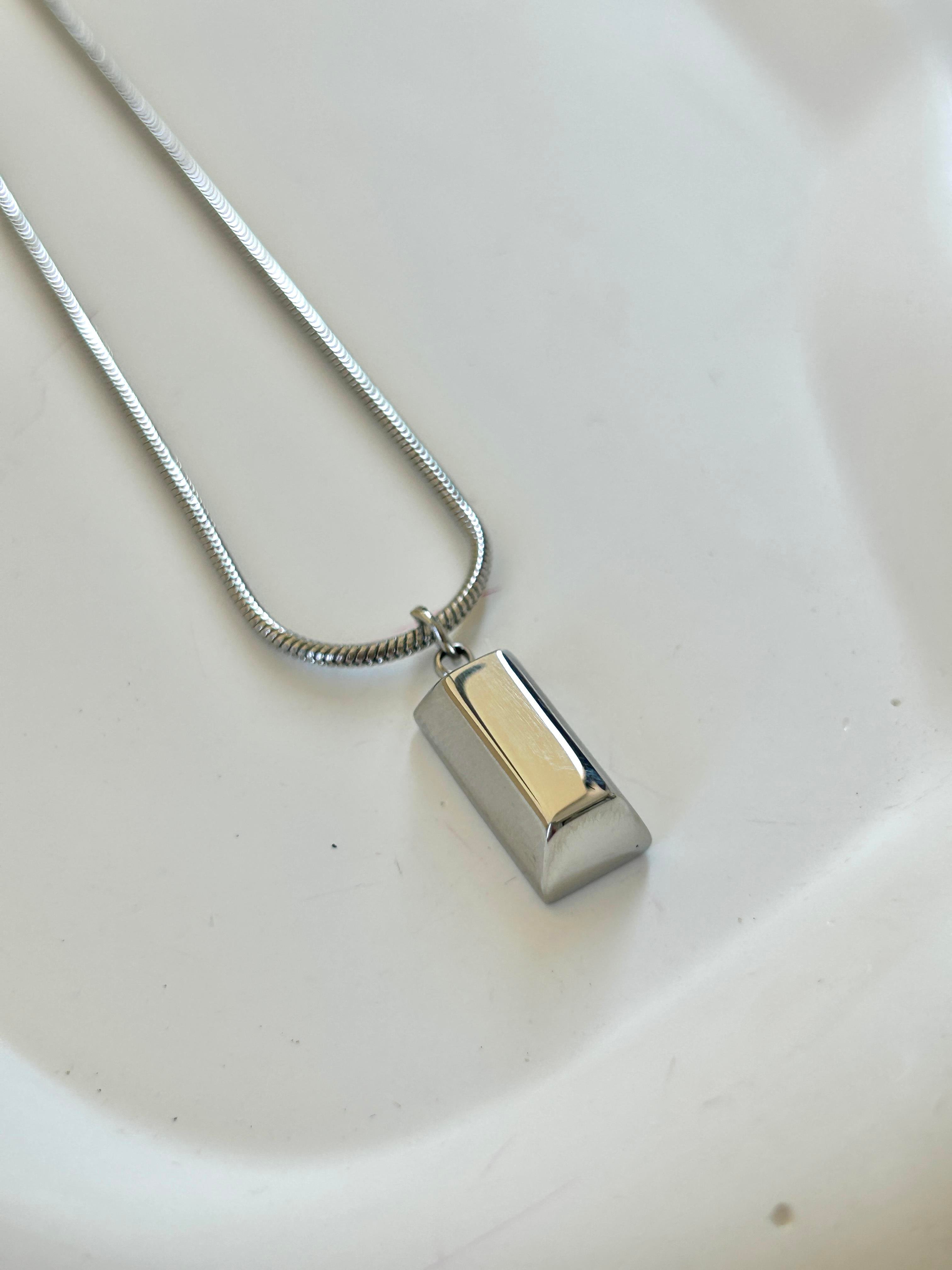 Külçe Model Çelik Kolye