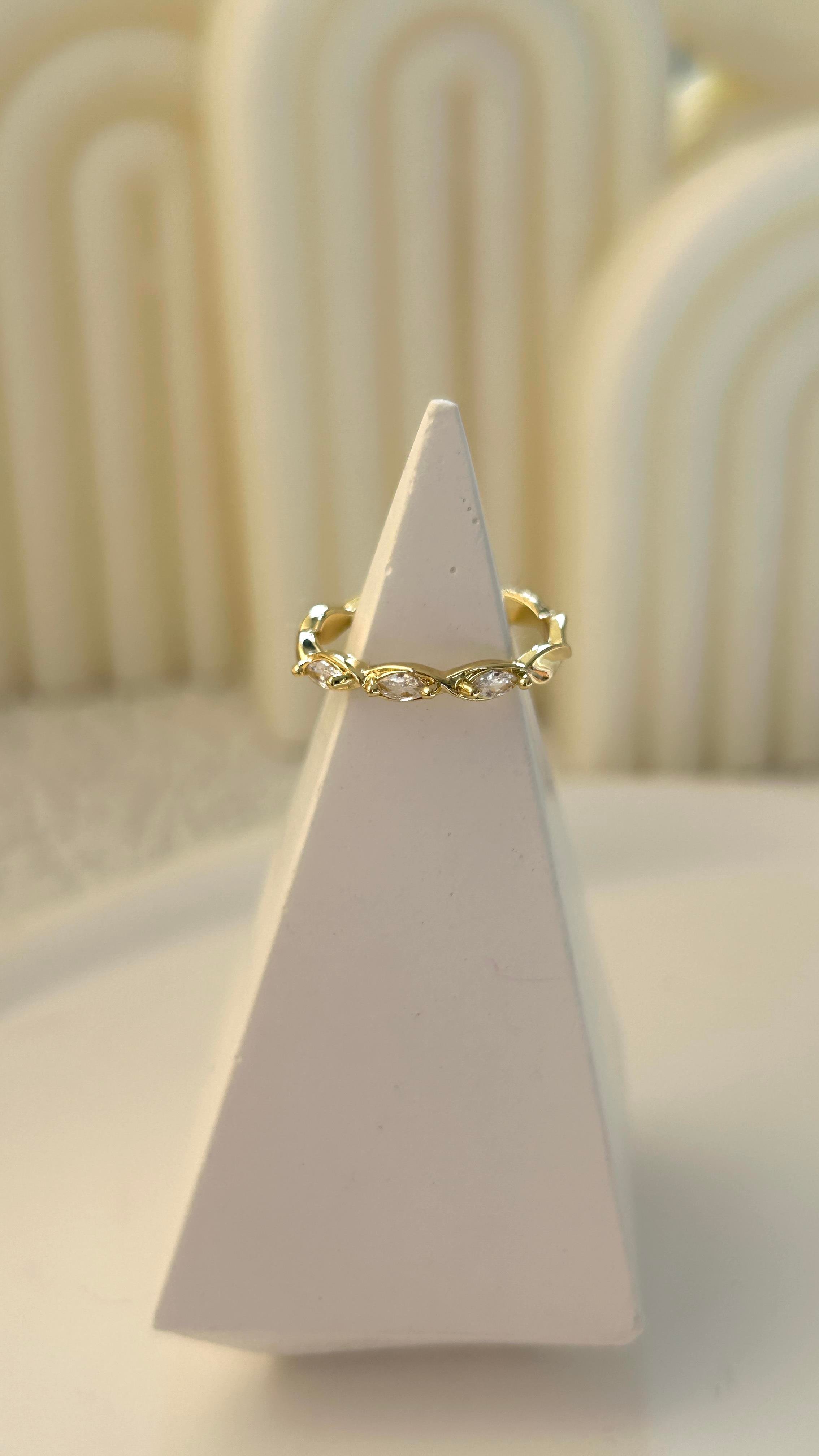 Minimal Damla Tasarım Gold Yüzük